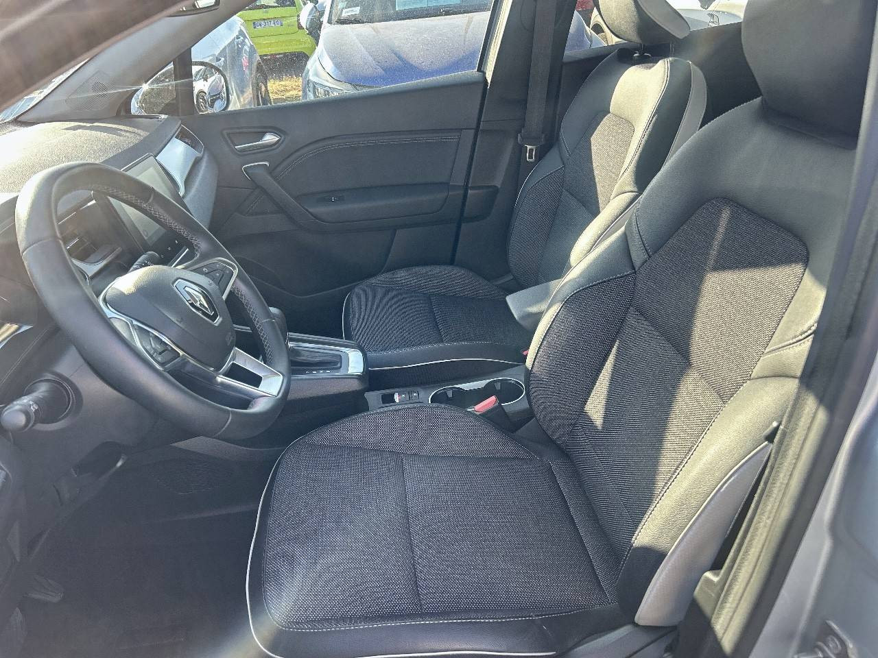 Vente en ligne Renault Captur  mild hybrid 160 EDC au prix de 18 890 €