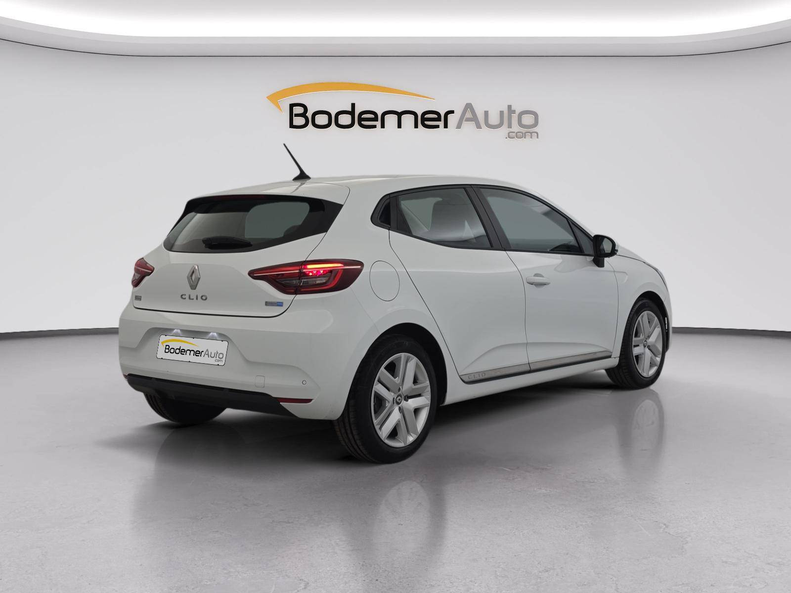 Vente en ligne Renault Clio 5 Clio E-Tech 140 - 21N au prix de 14 890 €
