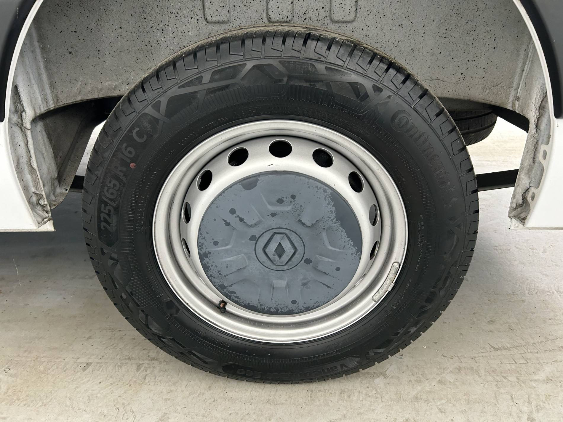 Vente en ligne Renault Master Fourgon MASTER FGN TRAC F3500 L2H2 BLUE DCI 135 au prix de 24 990 €