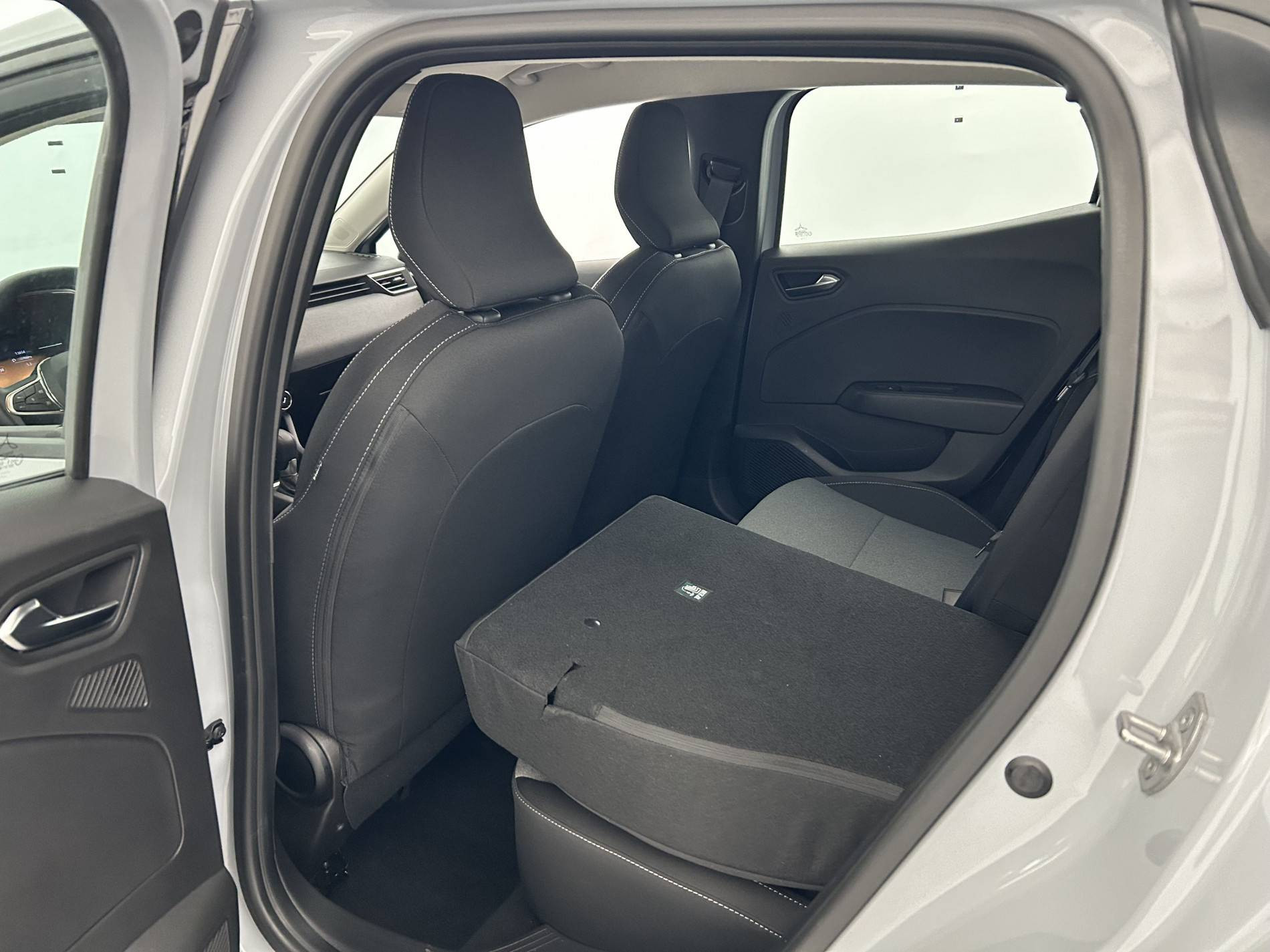 Vente en ligne Renault Clio 5 Clio E-Tech full hybrid 145 ch GSR2 au prix de 20 490 €