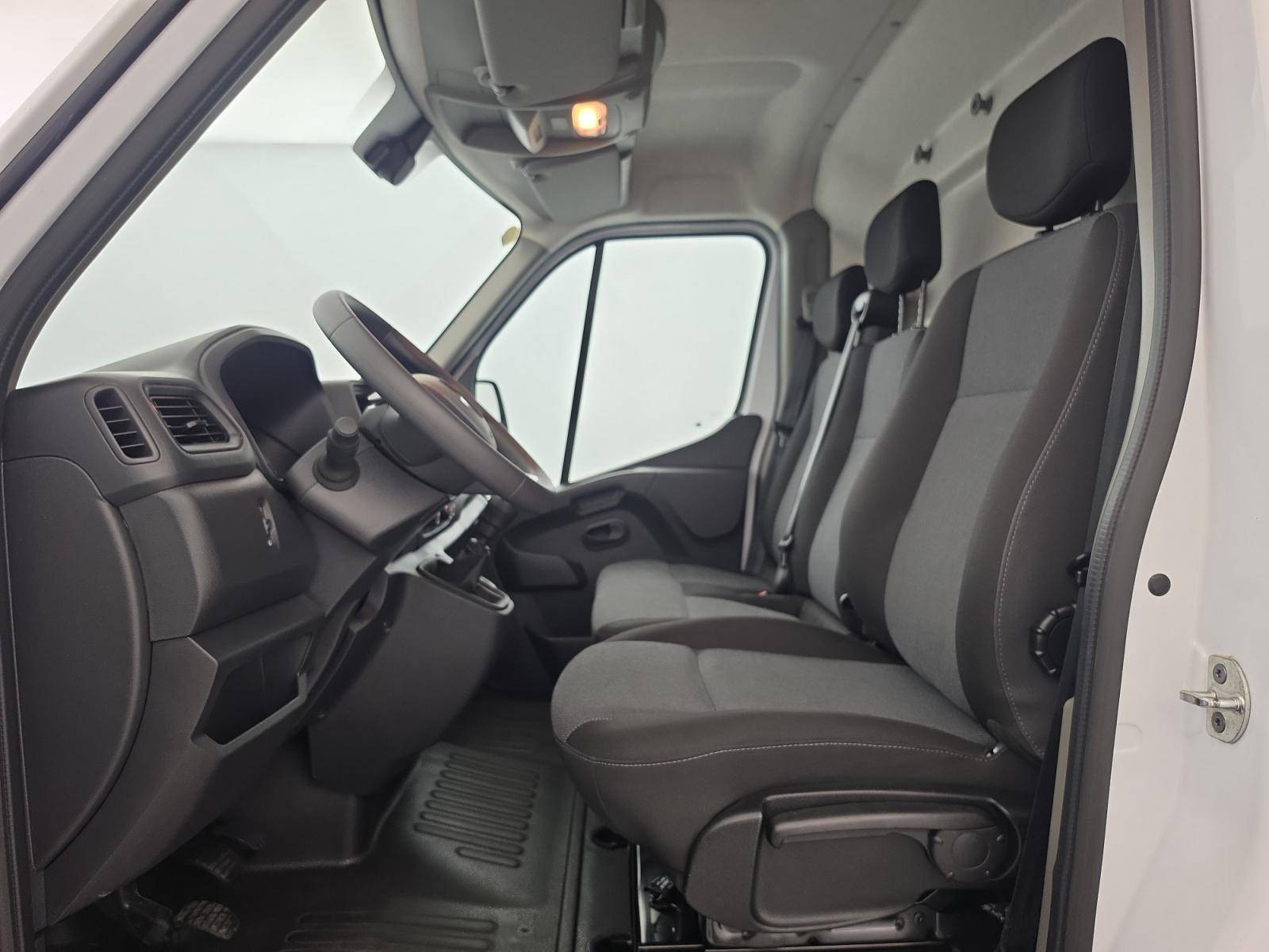 Vente en ligne Renault Master Fourgon MASTER FGN TRAC F3500 L3H3 BLUE DCI 135 au prix de 25 900 €
