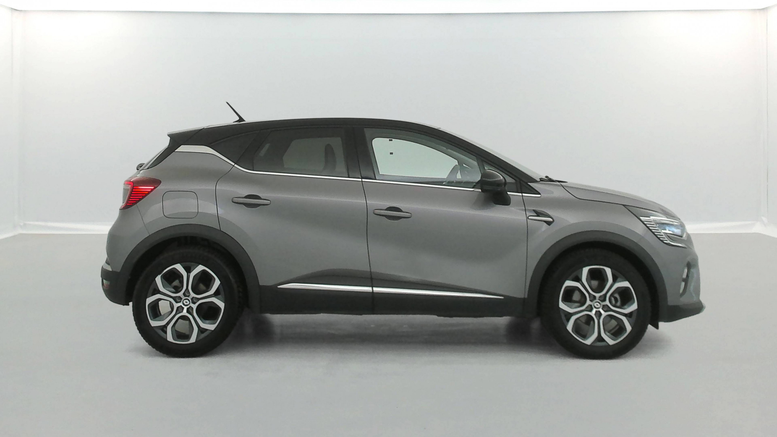 Vente en ligne Renault Captur  E-Tech 145 - 21 au prix de 18 990 €