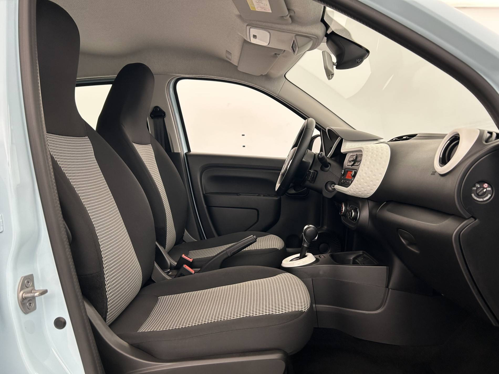 Vente en ligne Renault Twingo Electrique Twingo III E-Tech au prix de 11 990 €