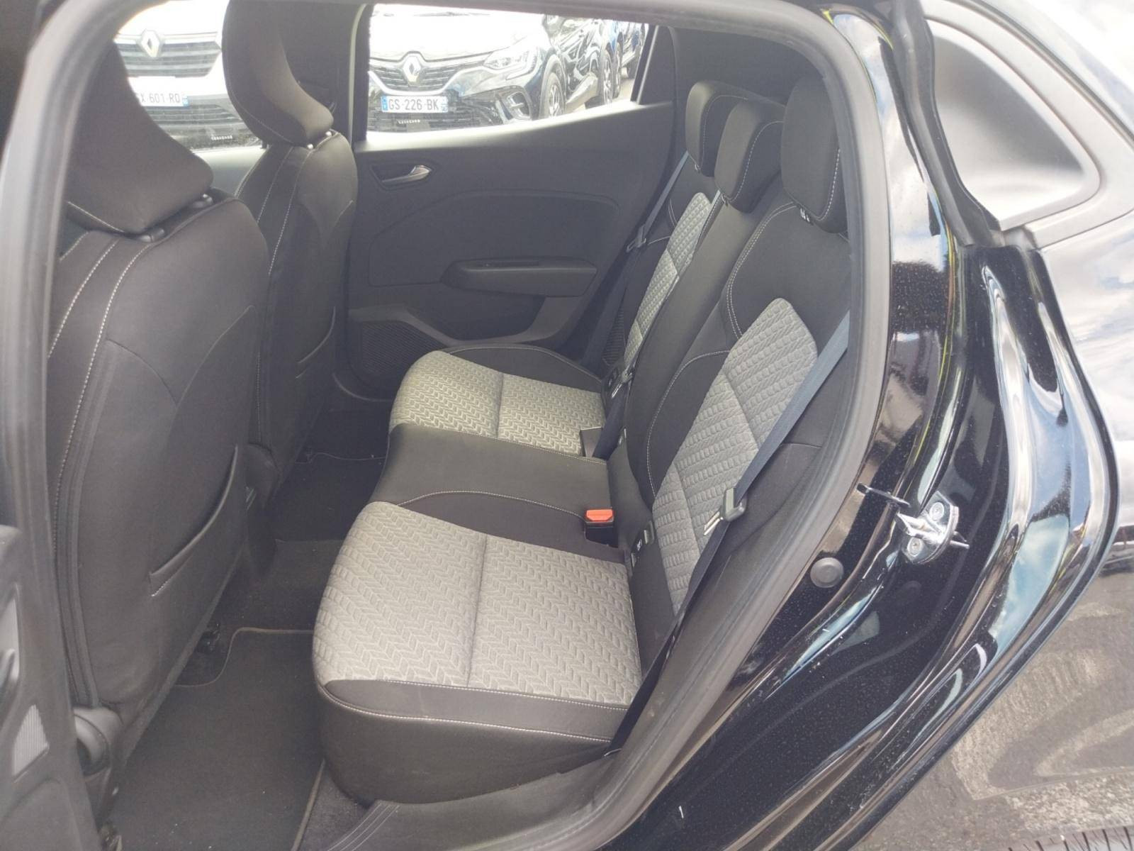 Vente en ligne Renault Clio 5 Clio E-Tech 140 - 21N au prix de 15 890 €