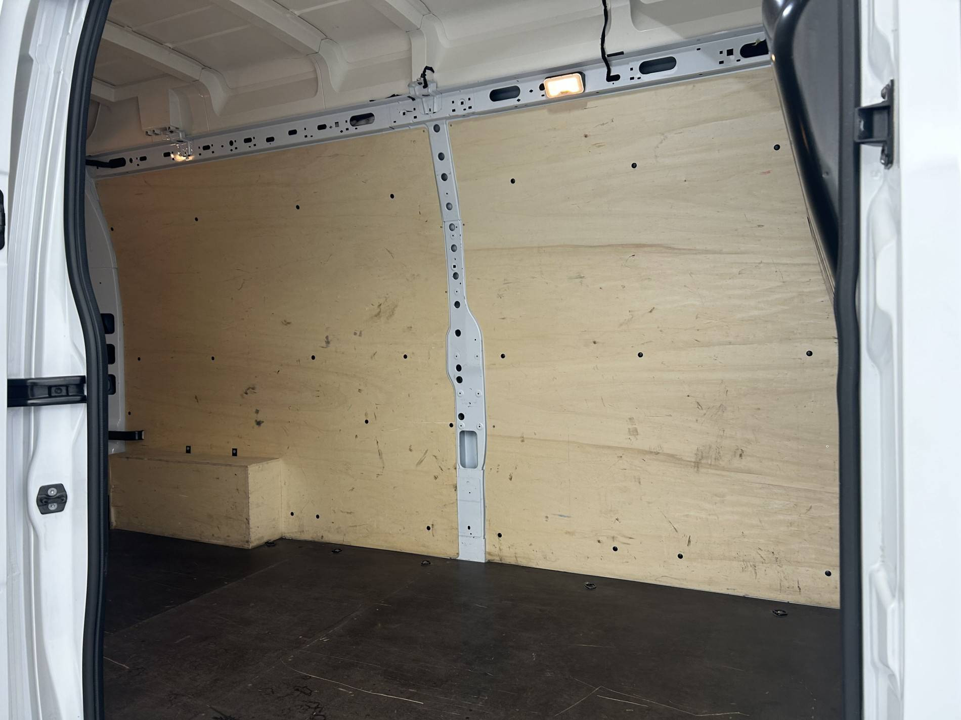 Vente en ligne Renault Master Fourgon MASTER FGN TRAC F3500 L3H3 BLUE DCI 135 au prix de 26 490 €
