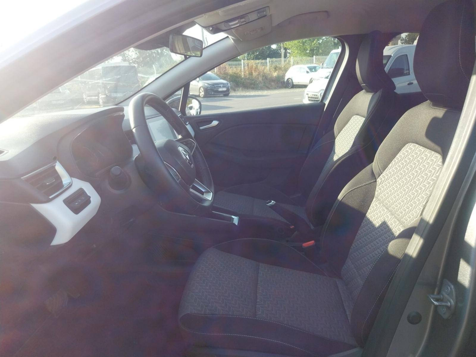 Vente en ligne Renault Clio 5 Clio E-Tech full hybrid 145 au prix de 16 140 €