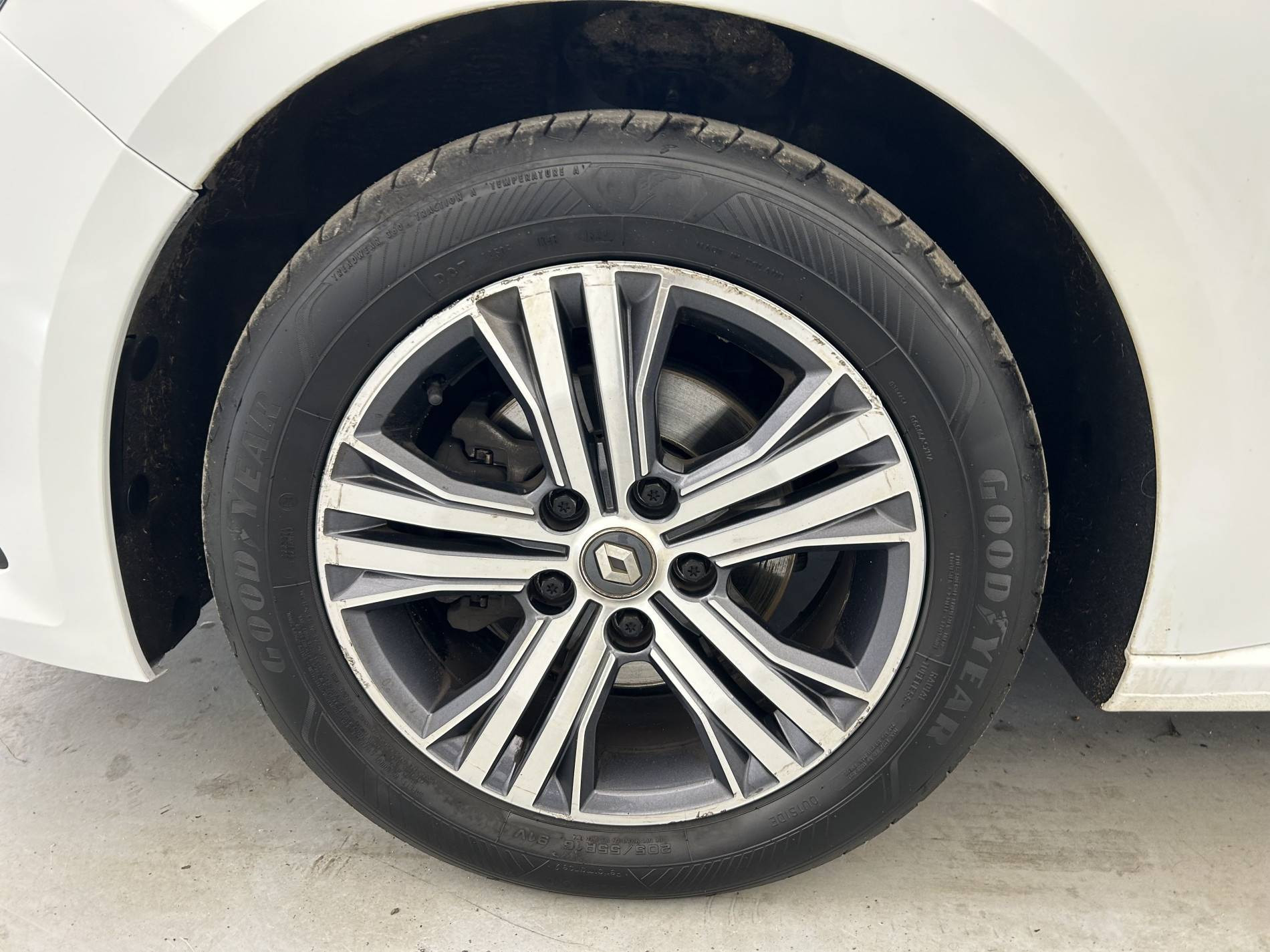 Vente en ligne Renault Megane 4 Estate  Blue dCi 115 au prix de 18 990 €