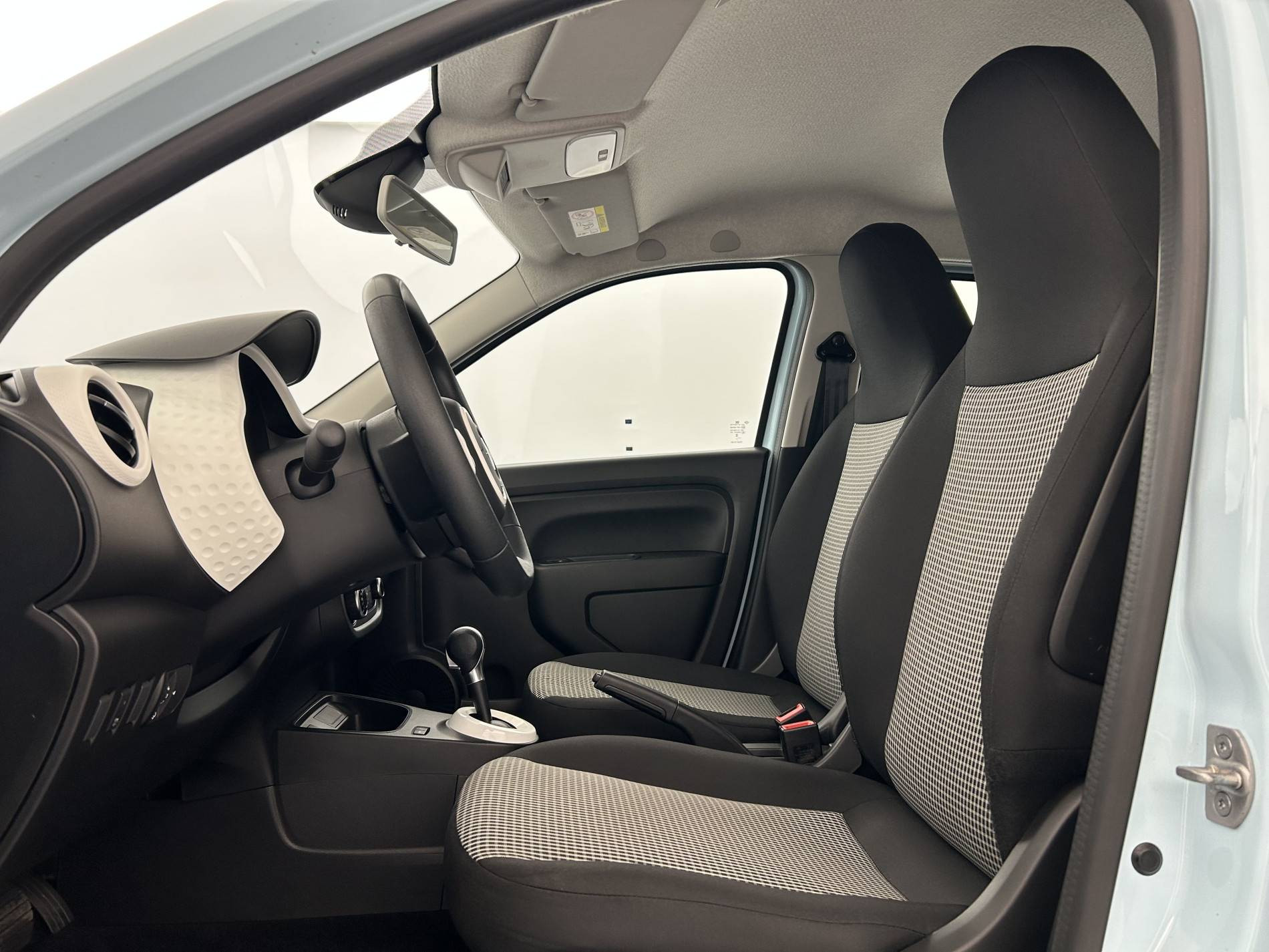 Vente en ligne Renault Twingo Electrique Twingo III E-Tech au prix de 12 790 €