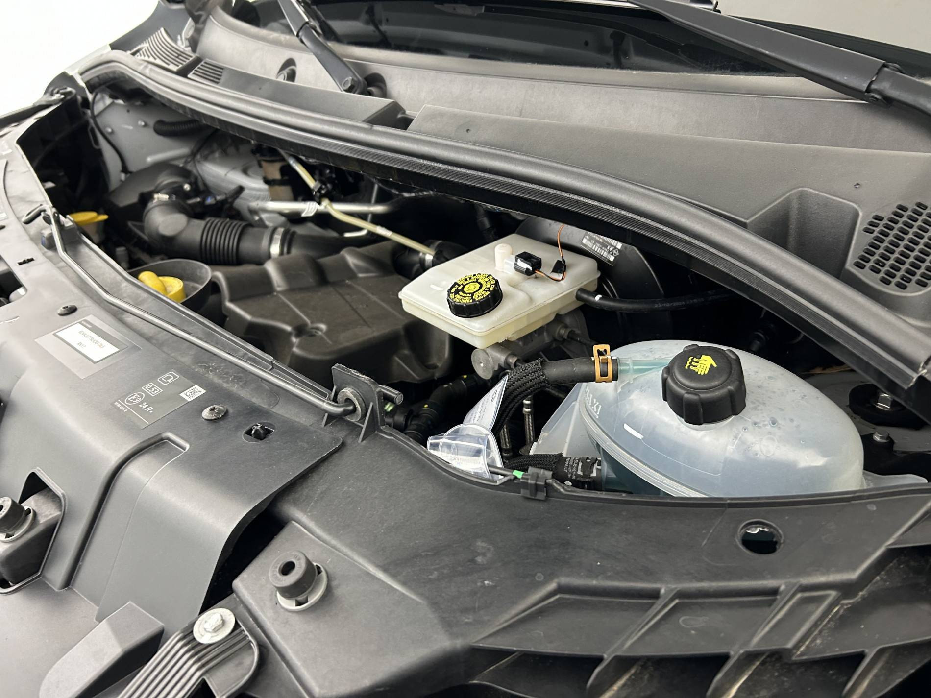 Vente en ligne Renault Master Fourgon MASTER FGN TRAC F3500 L2H2 BLUE DCI 135 au prix de 25 990 €