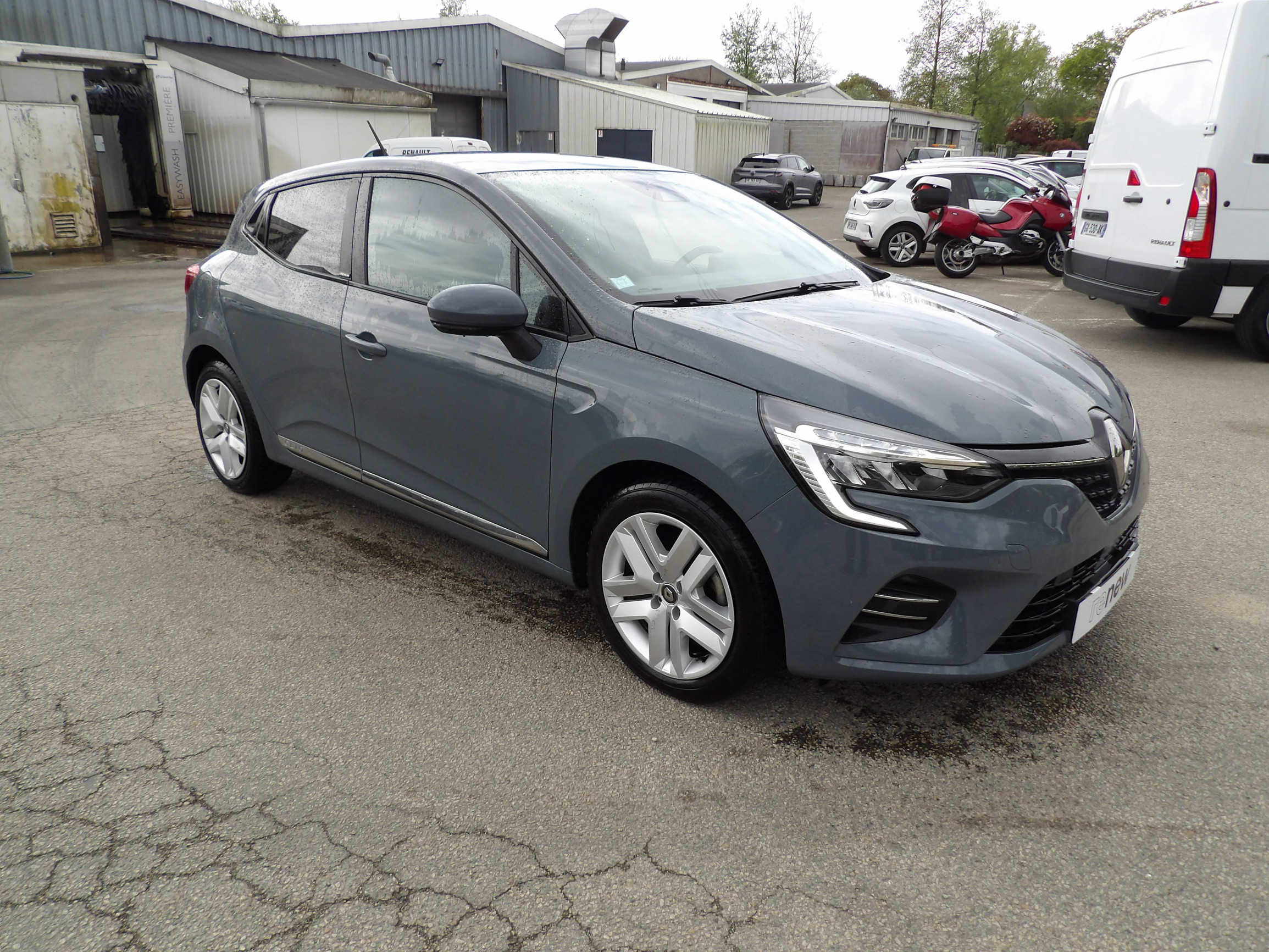 Vente en ligne Renault Clio 5 Clio E-Tech 140 - 21 au prix de 12 999 €