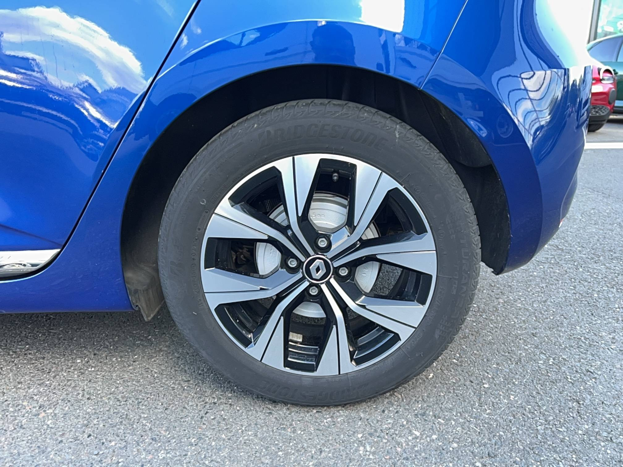 Vente en ligne Renault Clio 5 Clio E-Tech full hybrid 145 au prix de 16 990 €