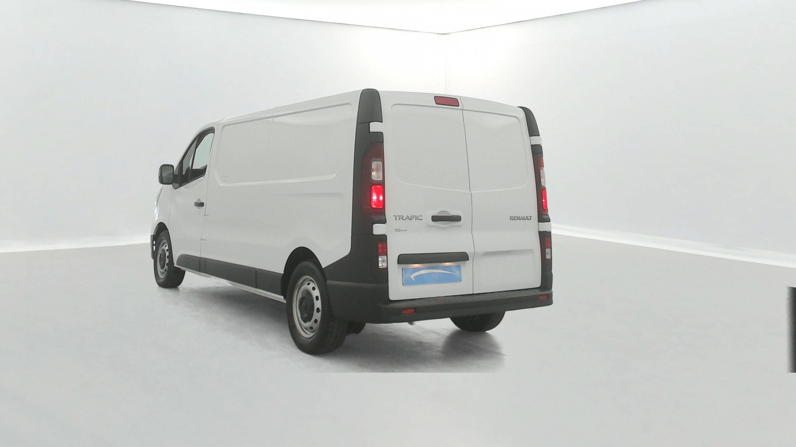 Vente en ligne Renault Trafic 3 Fourgon TRAFIC FGN L2H1 3000 KG BLUE DCI 130 au prix de 23 700 €