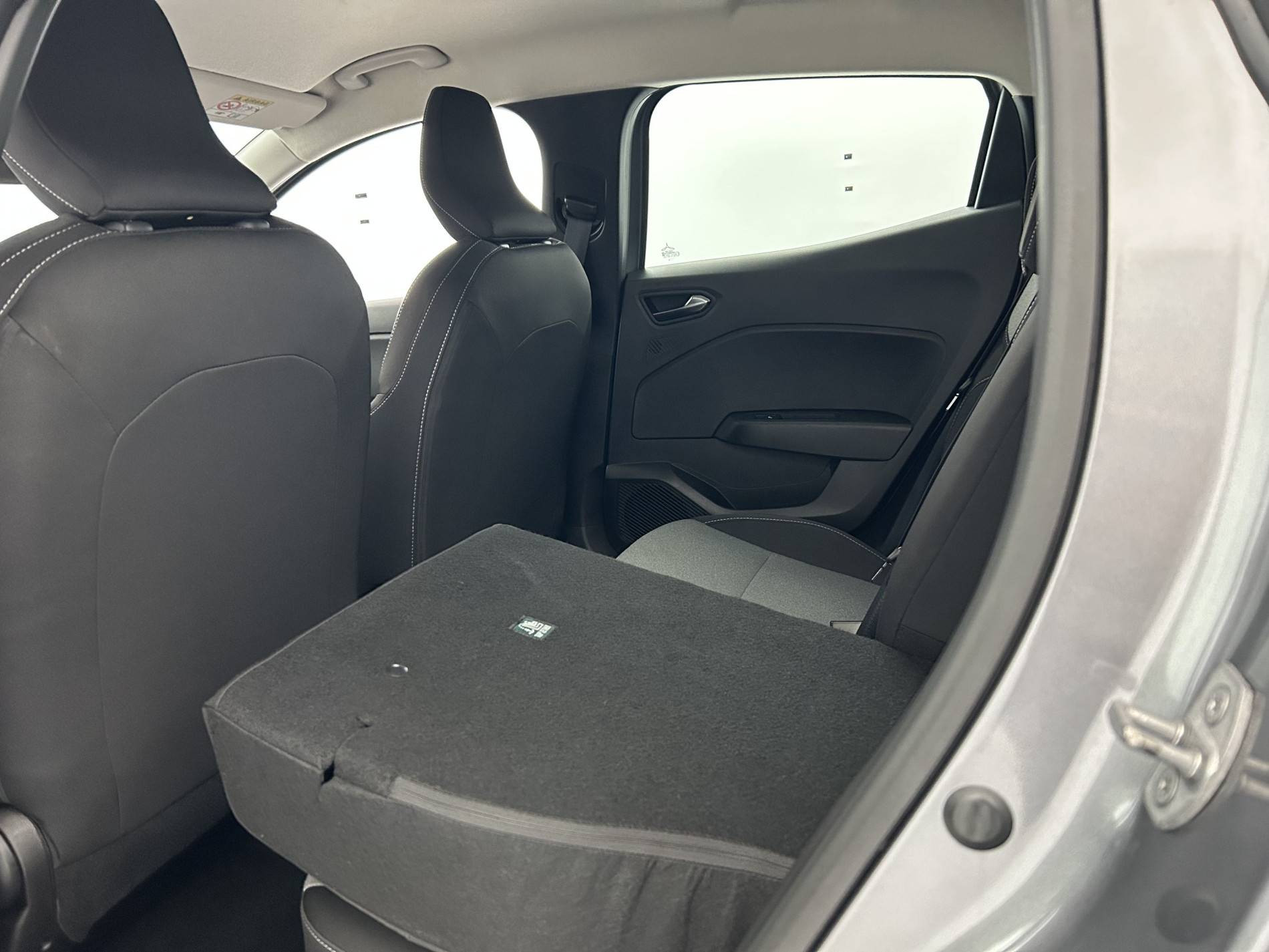 Vente en ligne Renault Clio 5 Clio E-Tech full hybrid 145 ch GSR2 au prix de 19 990 €