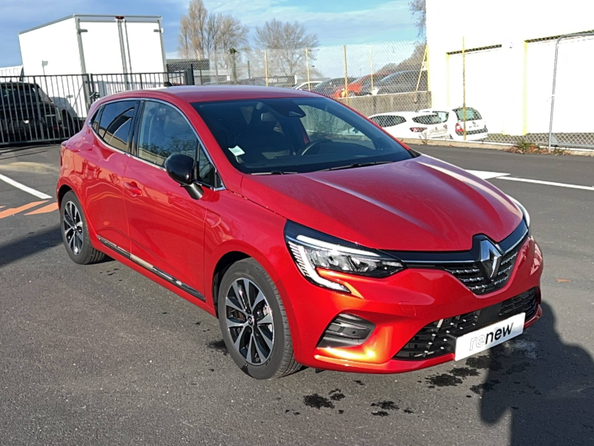 Vente en ligne Renault Clio 5 Clio E-Tech full hybrid 145 au prix de 18 450 €