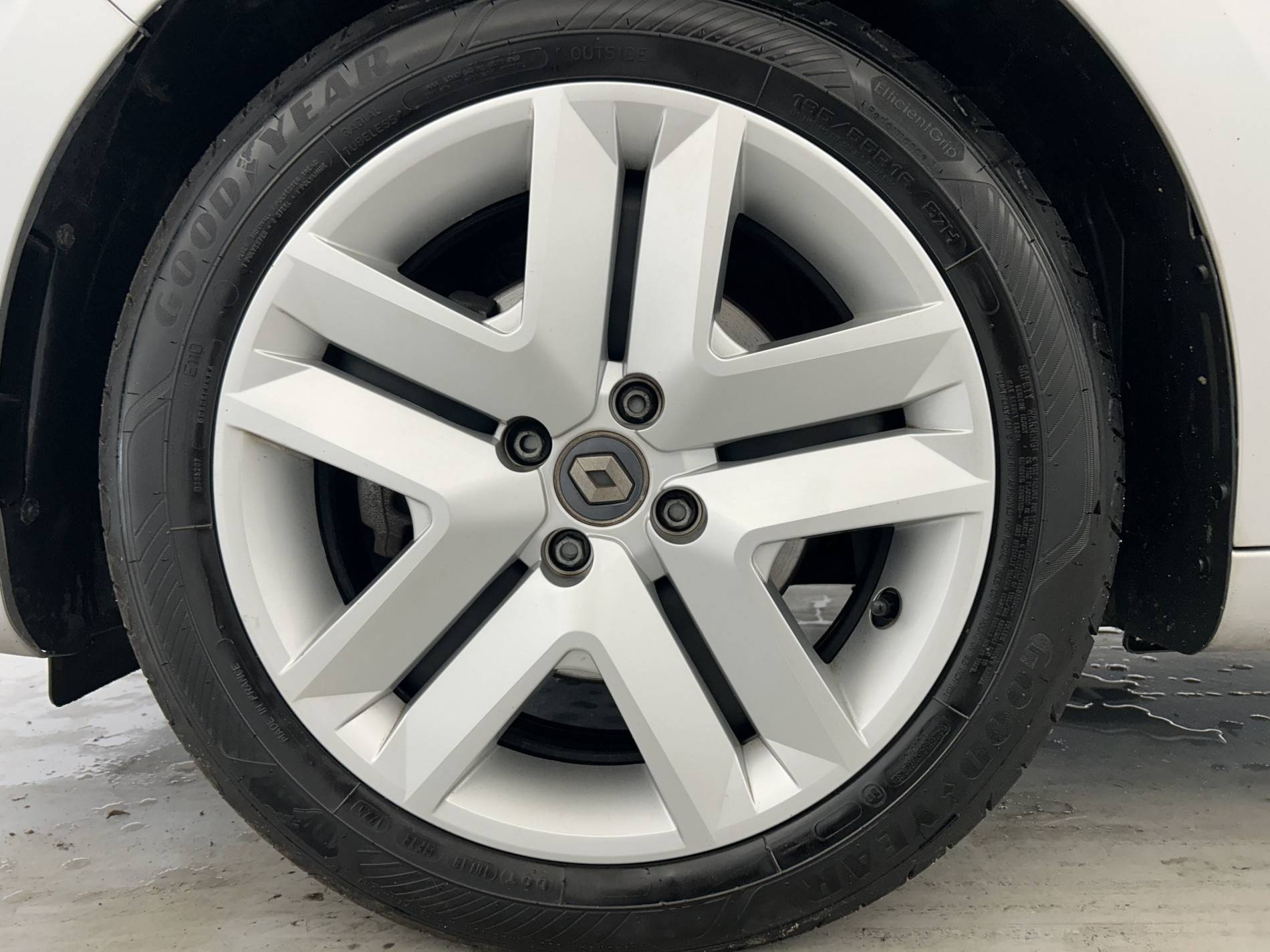 Vente en ligne Renault Clio 5 Clio Blue dCi 100 - 21N au prix de 14 490 €