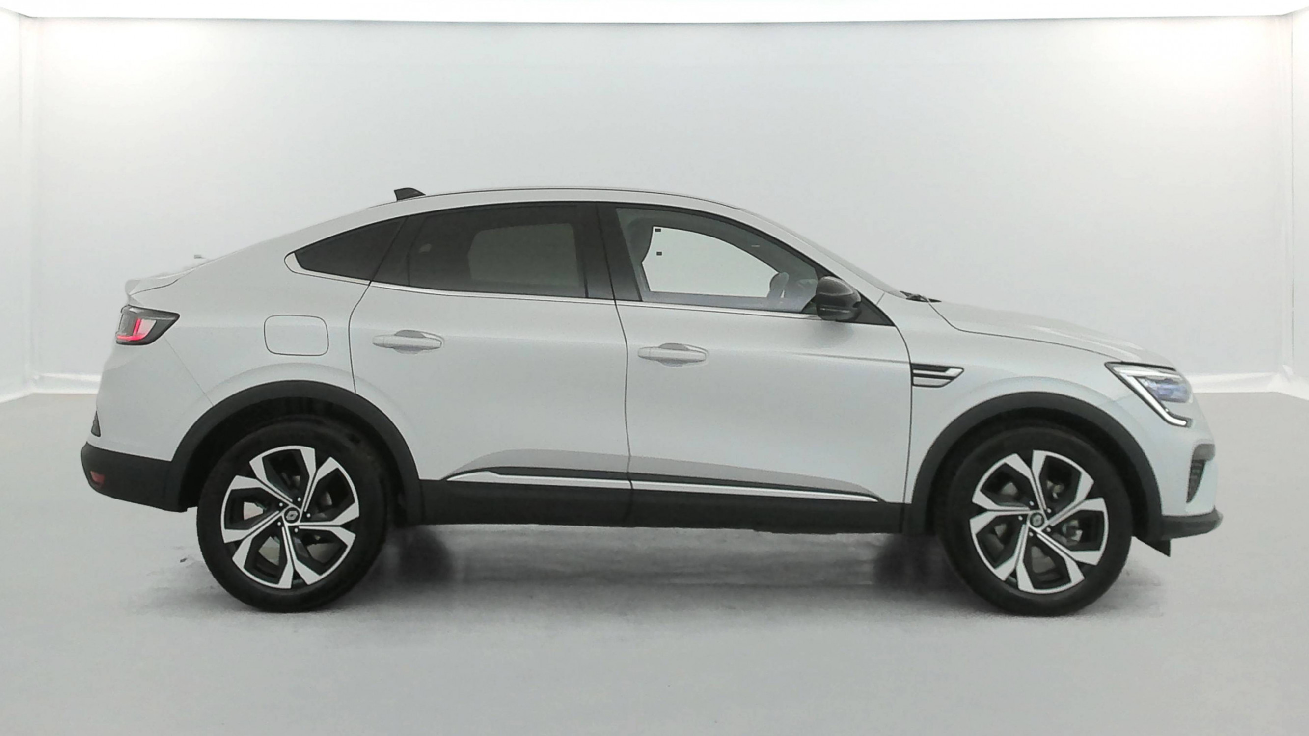 Vente en ligne Renault Arkana  E-Tech 145 - 23 au prix de 24 990 €