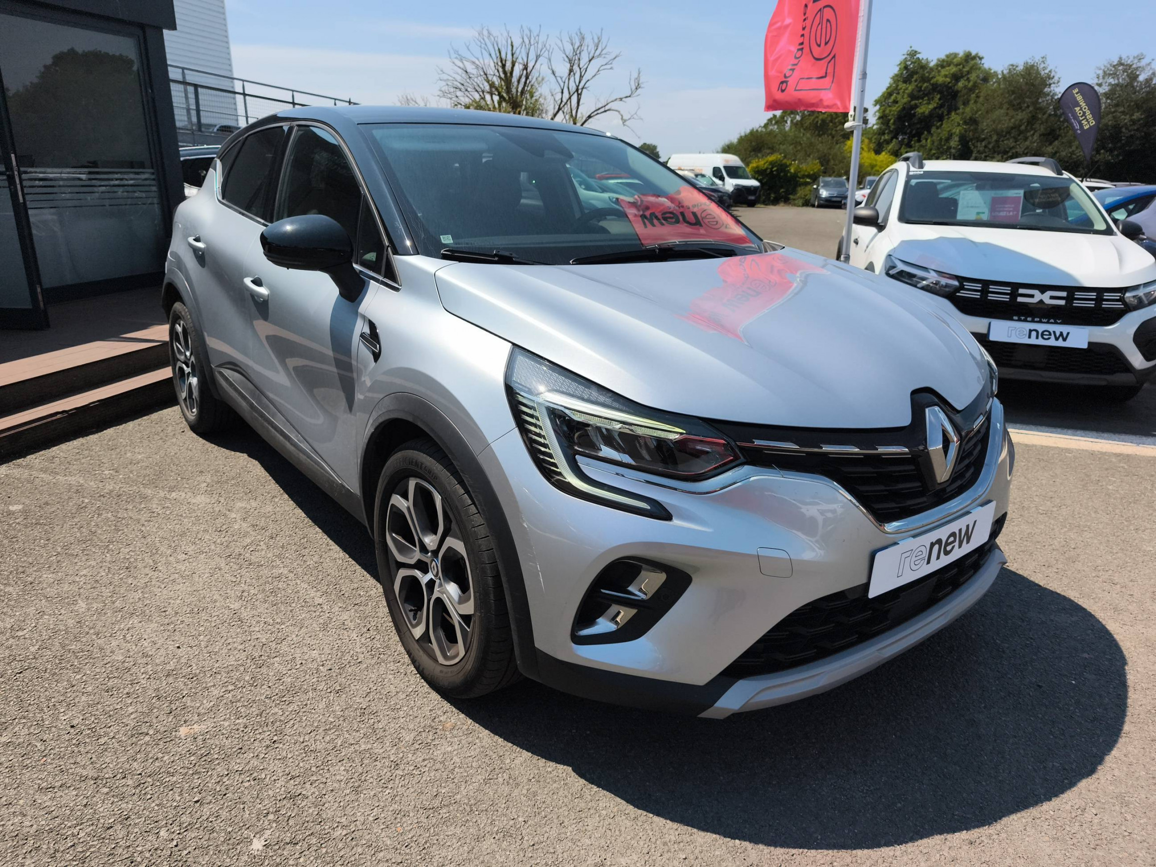 Vente en ligne Renault Captur  mild hybrid 160 EDC au prix de 17 690 €