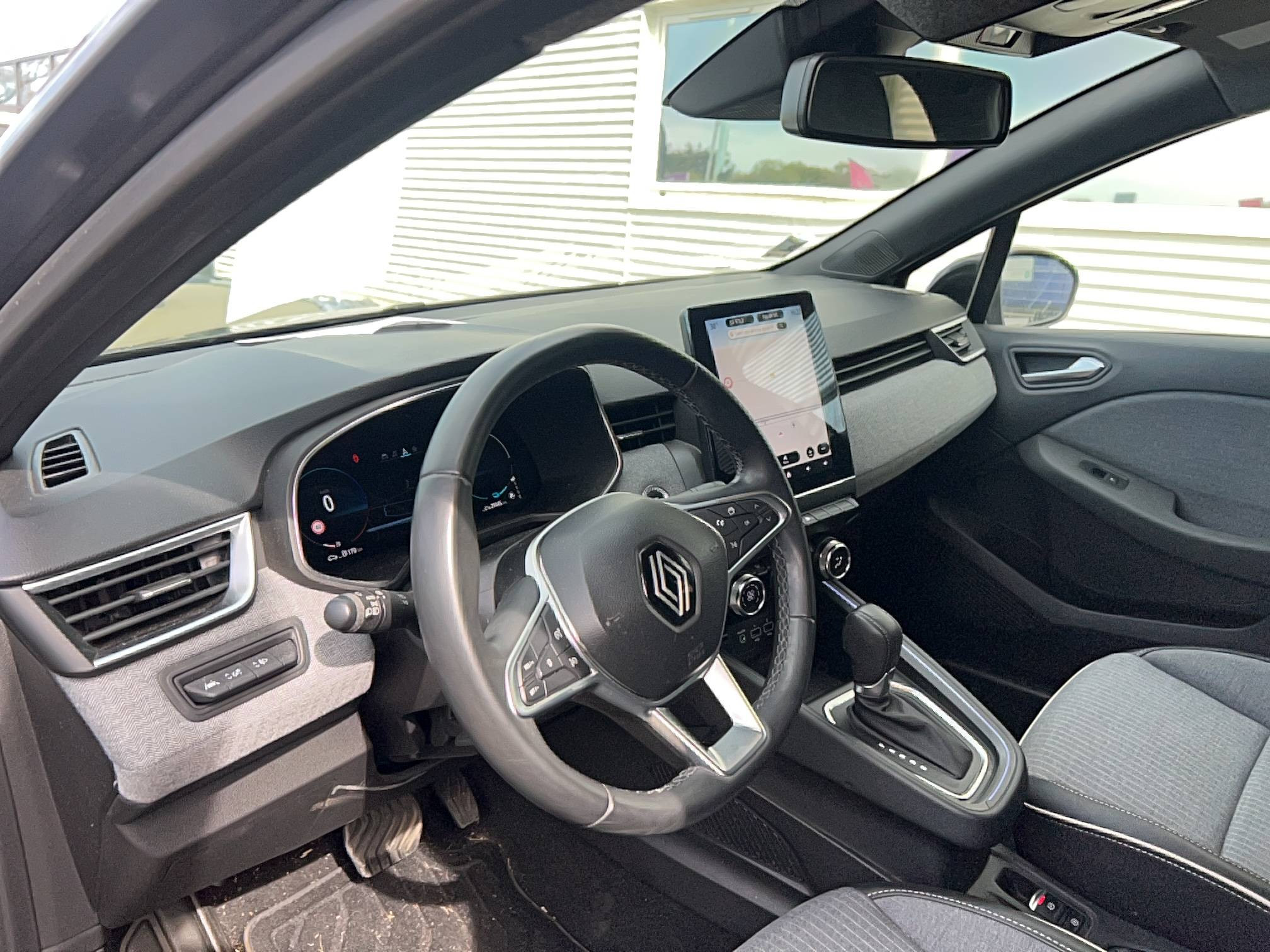 Vente en ligne Renault Clio 5 Clio E-Tech full hybrid 145 au prix de 18 590 €