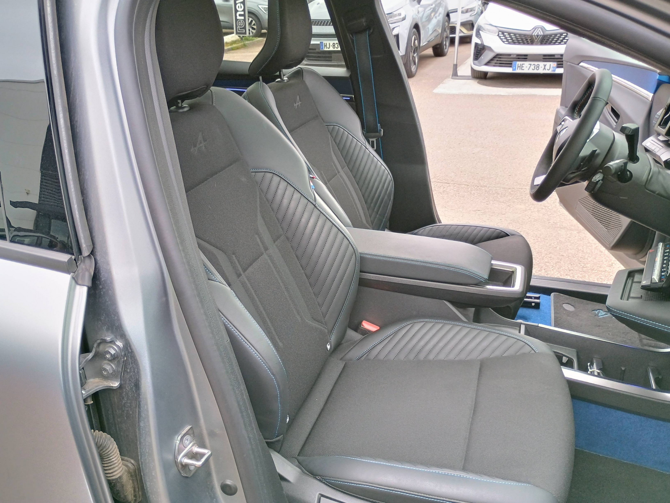 Vente en ligne Renault Scenic E-Tech Scenic E-Tech électrique 220 ch grande autonomie au prix de 40 990 €