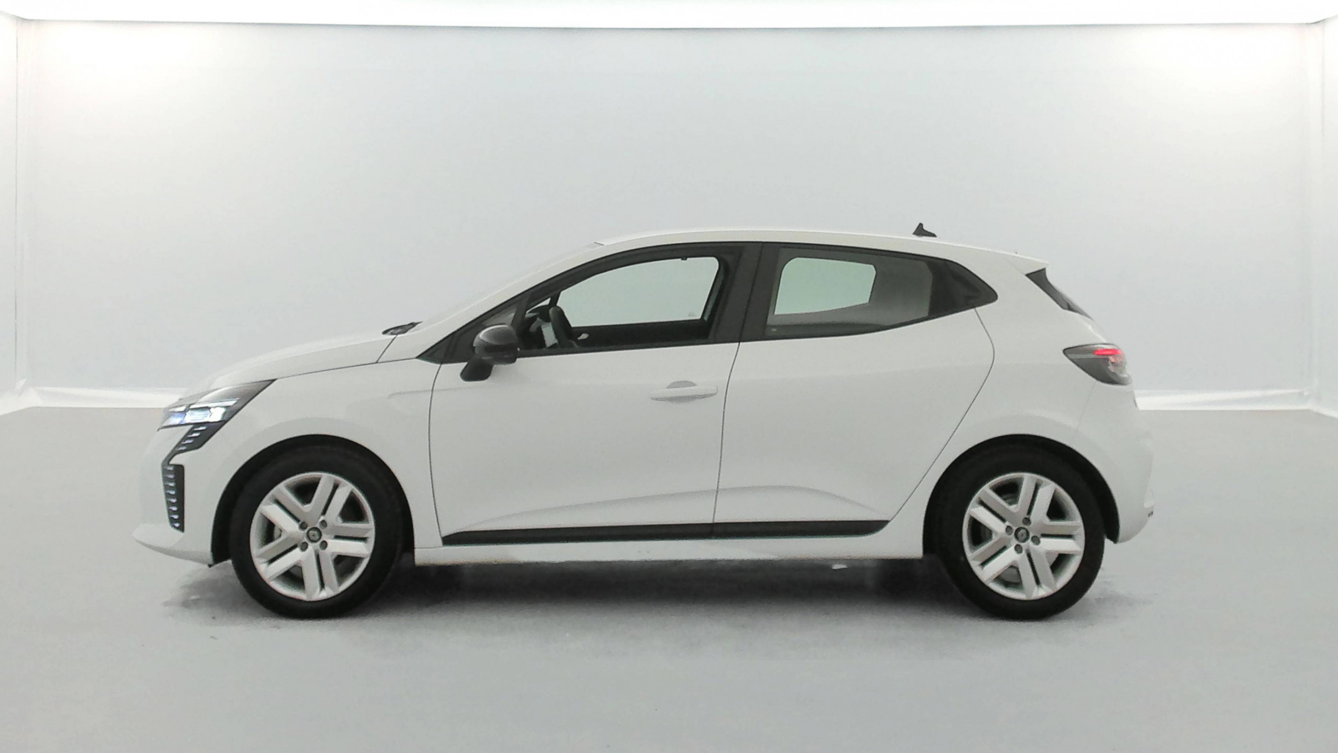 Vente en ligne Renault Clio 5 Clio E-Tech full hybrid 145 ch GSR2 au prix de 19 990 €