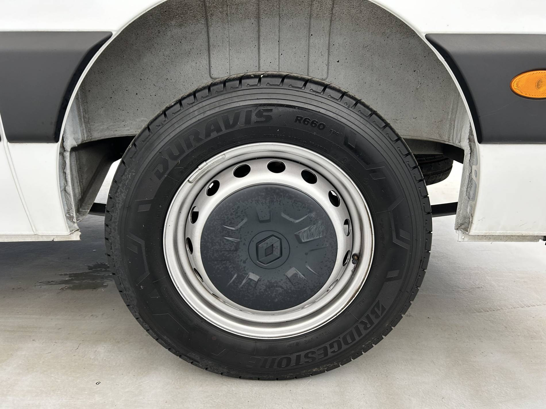 Vente en ligne Renault Master Fourgon MASTER FGN TRAC F3500 L3H3 BLUE DCI 135 au prix de 28 790 €