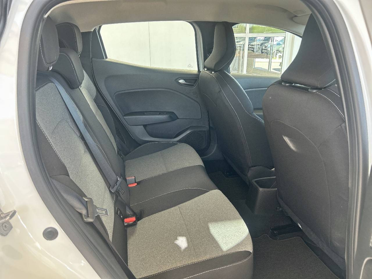 Vente en ligne Renault Clio 5 Clio E-Tech full hybrid 145 ch GSR2 au prix de 20 490 €