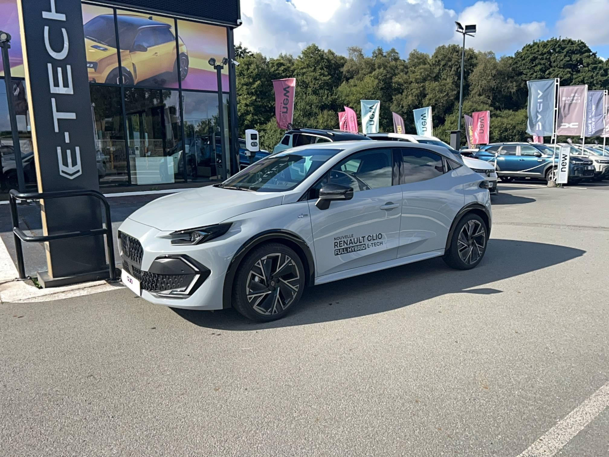 Renault Clio 6 Clio E-Tech full hybrid 160 ch occasion de 2026 en vente à Guingamp