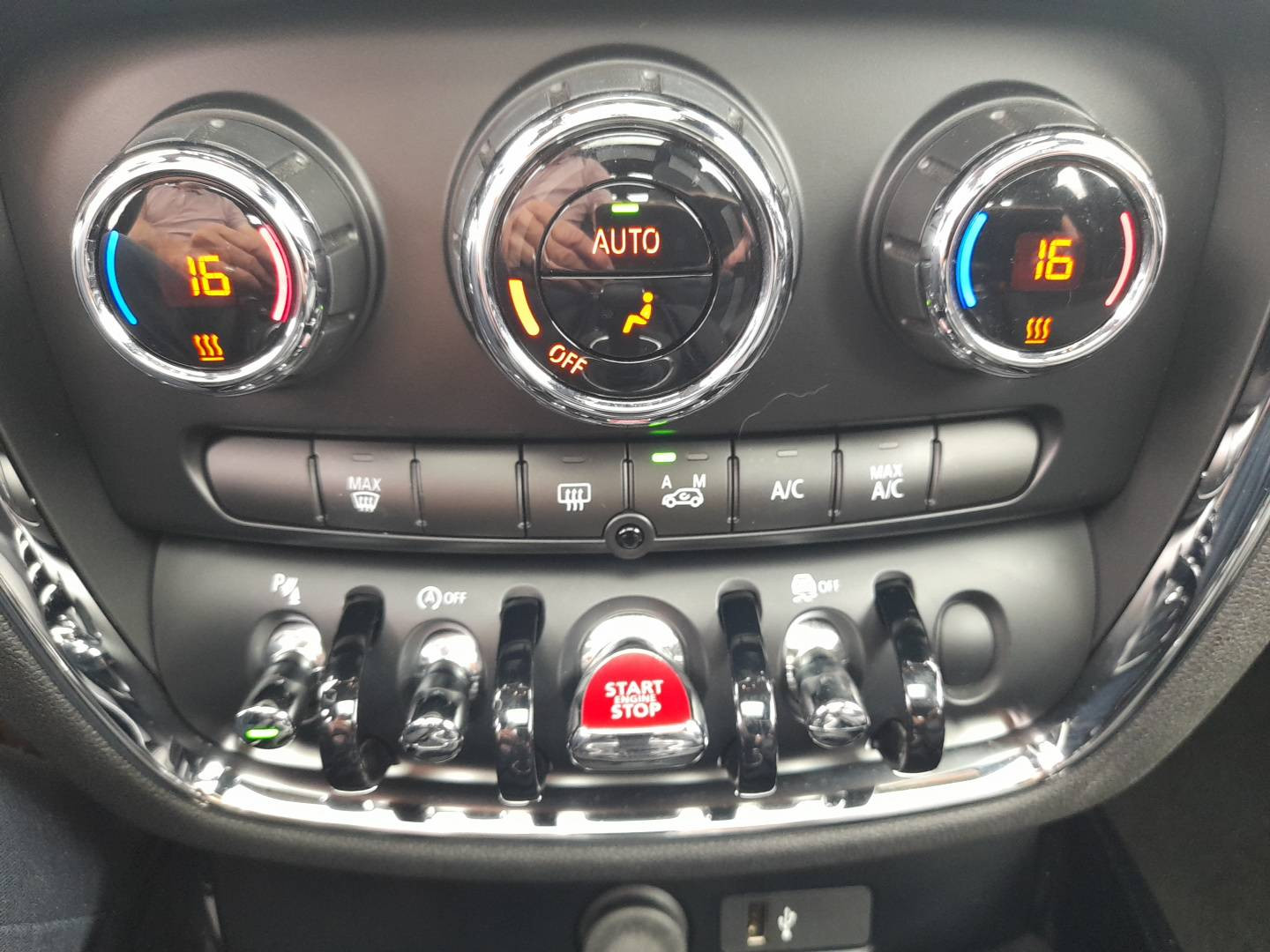 Vente en ligne Mini Clubman Clubman Cooper 136 ch BVA7 au prix de 17 900 €