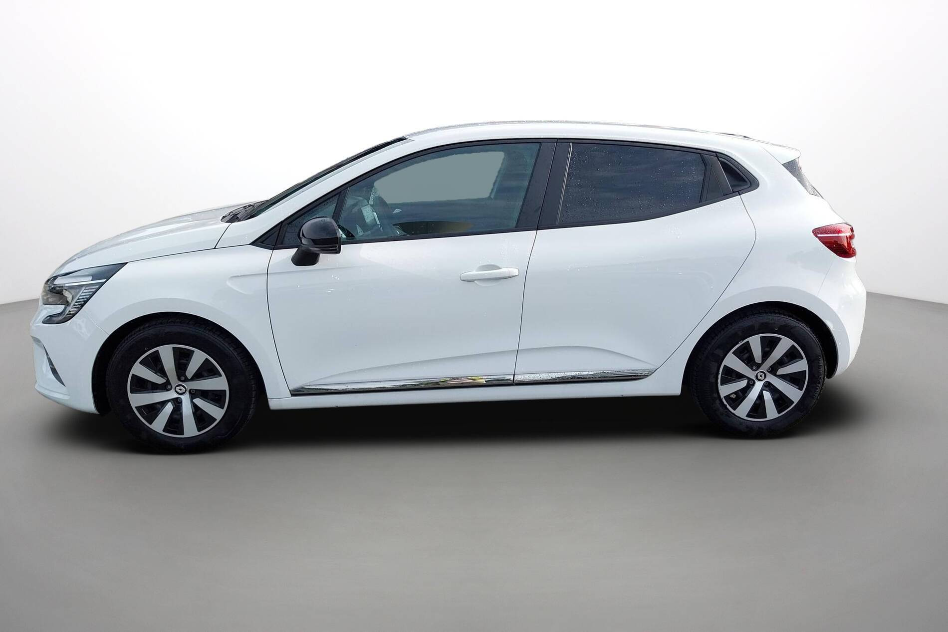 Vente en ligne Renault Clio 5 Clio E-Tech full hybrid 145 au prix de 15 490 €