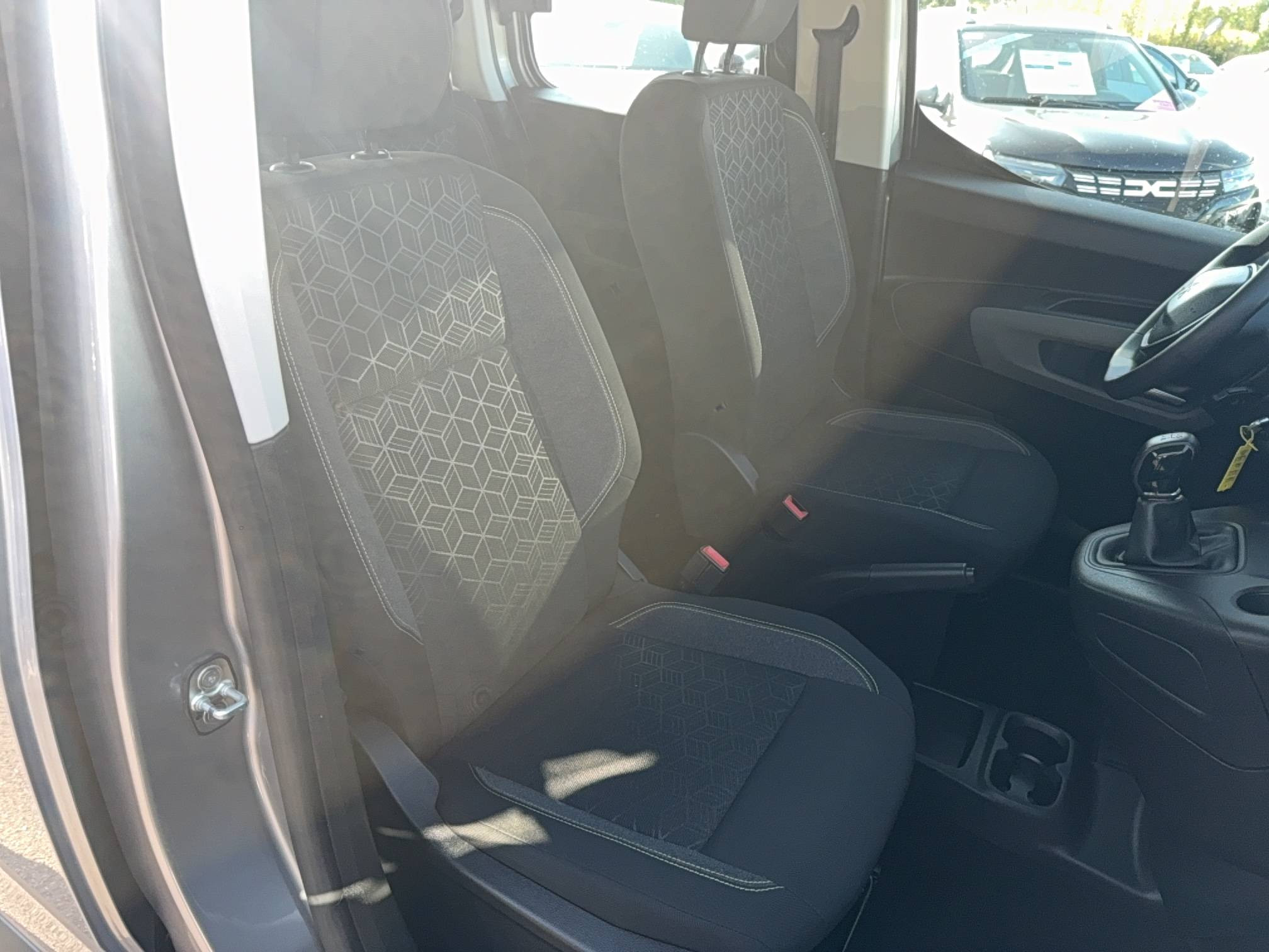 Vente en ligne Peugeot Rifter  Standard BlueHDi 100 BVM5 au prix de 15 490 €