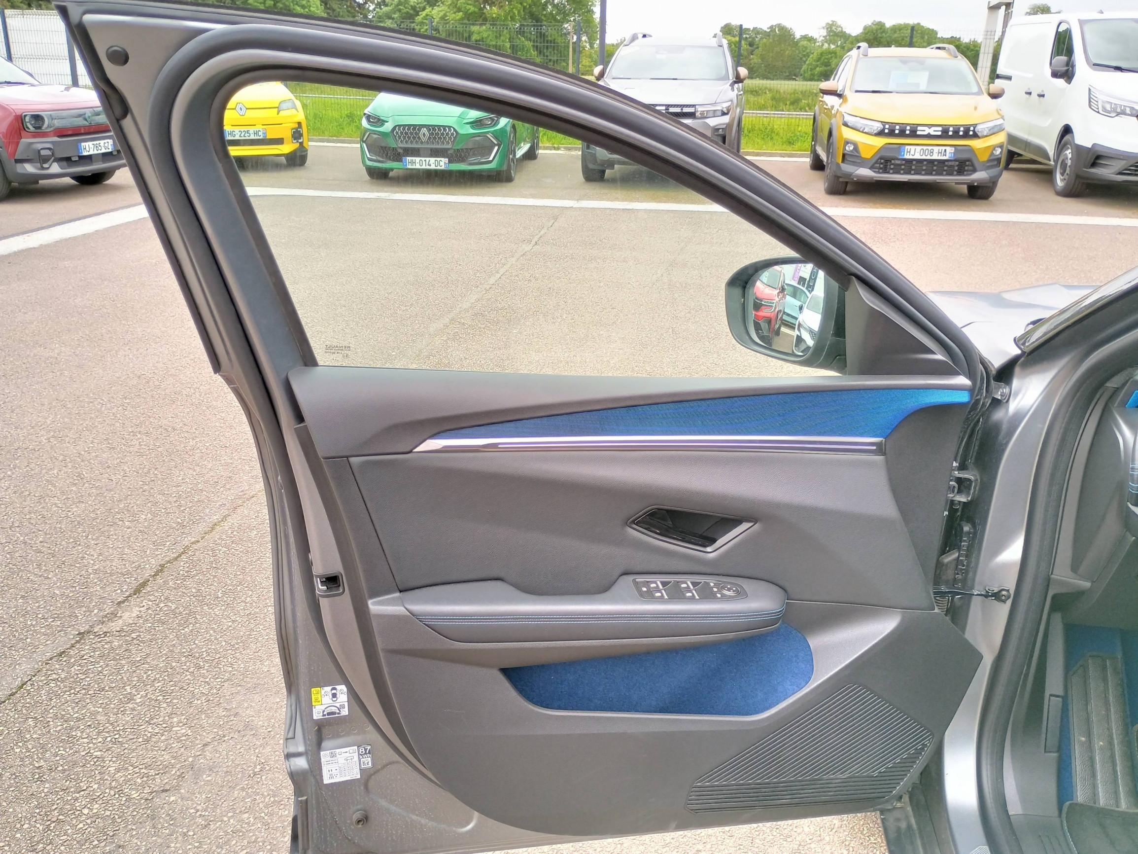 Vente en ligne Renault Scenic E-Tech Scenic E-Tech électrique 220 ch grande autonomie au prix de 40 990 €