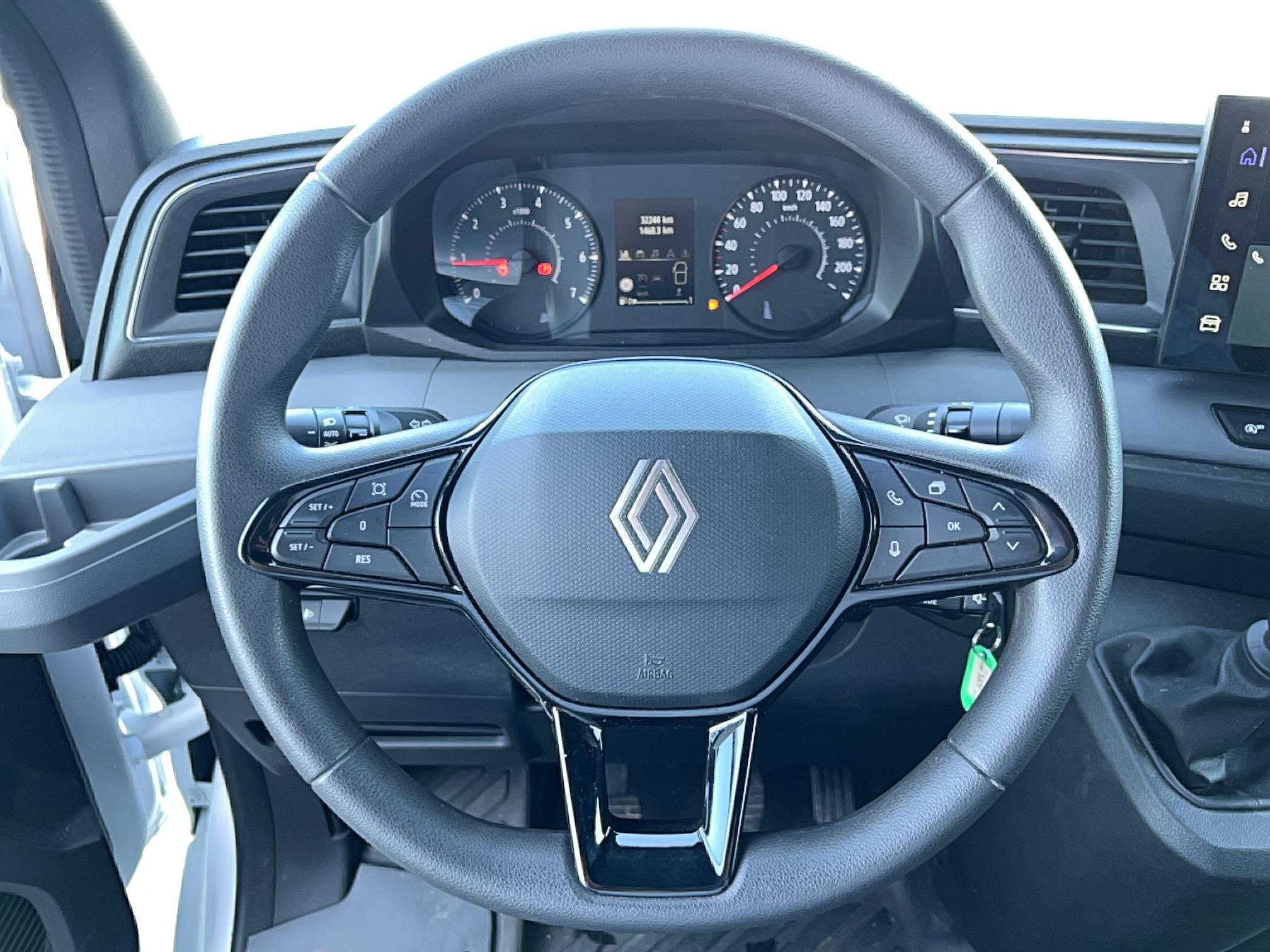 Vente en ligne Renault Master Fourgon MASTER FG BLUE DCI 130 L2H2 3T5 TR au prix de 29 990 €