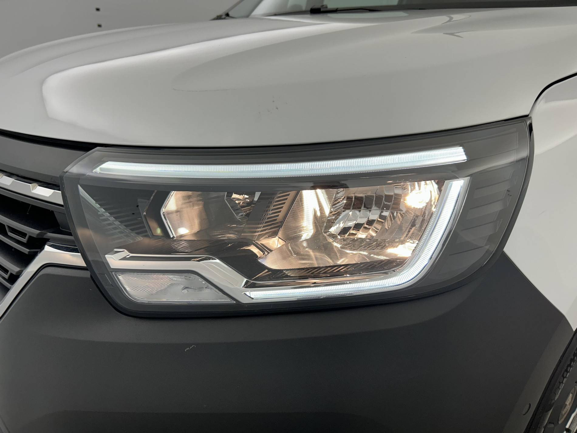 Vente en ligne Renault Kangoo Van  BLUE DCI 95 au prix de 19 890 €