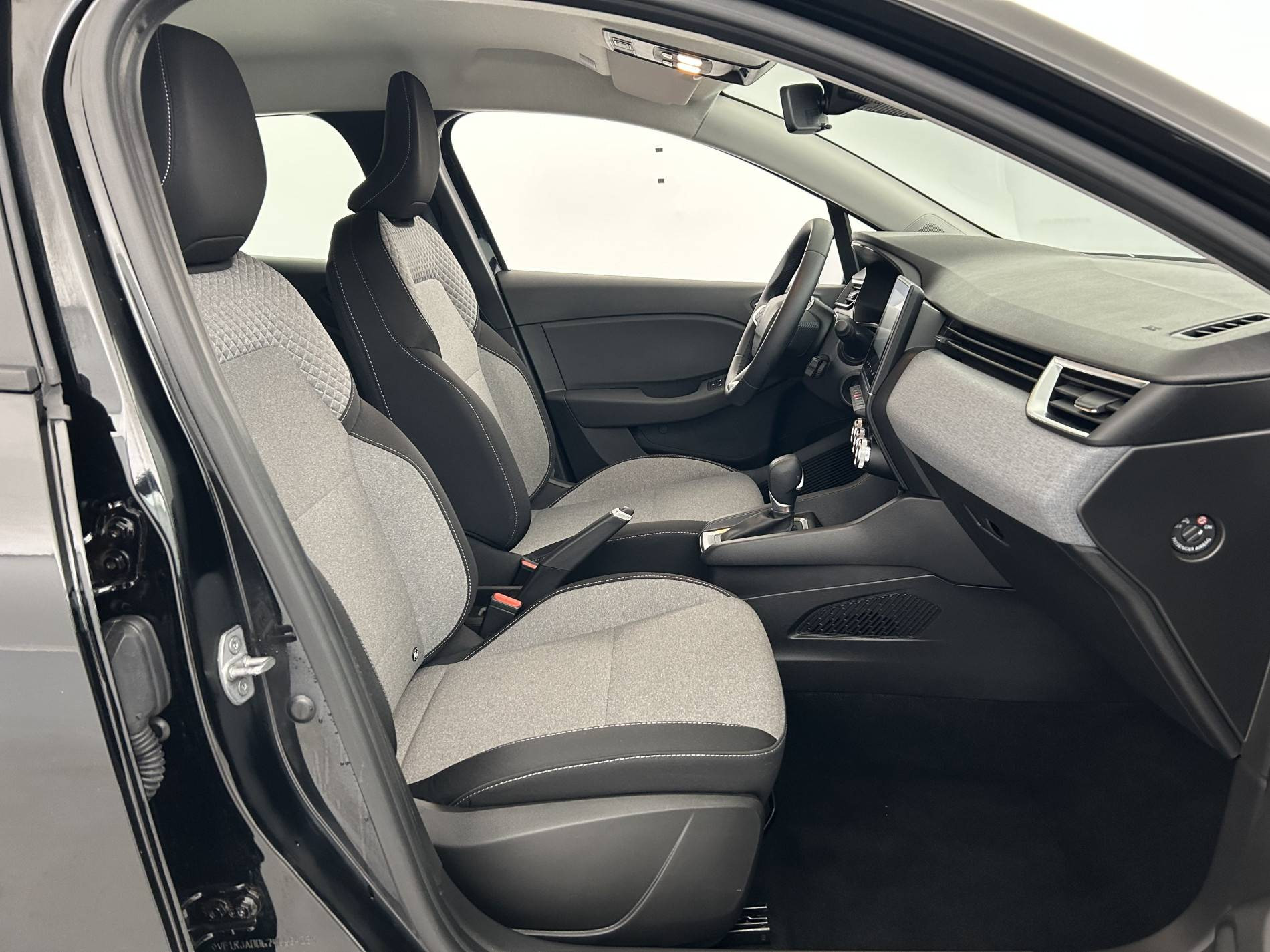 Vente en ligne Renault Clio 5 Clio E-Tech full hybrid 145 ch GSR2 au prix de 19 990 €