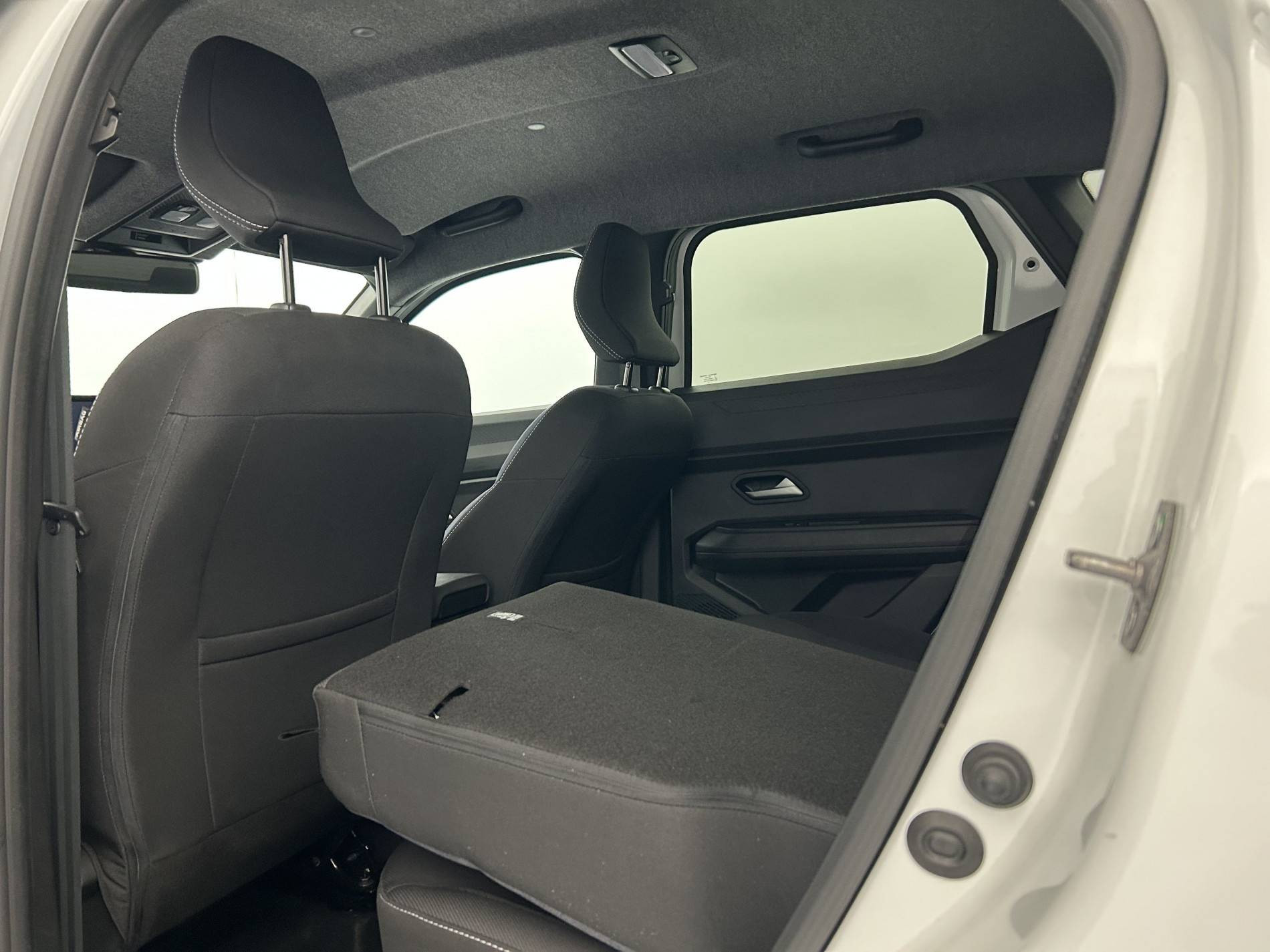 Vente en ligne Dacia Duster  Hybrid 140 au prix de 25 890 €