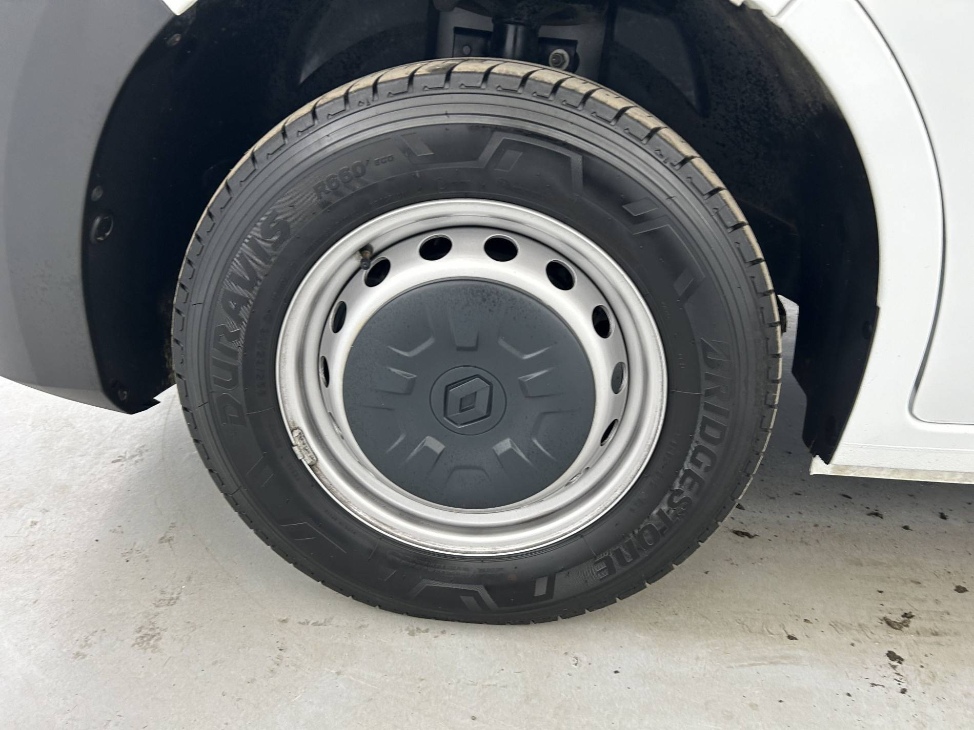 Vente en ligne Renault Master Fourgon MASTER FGN TRAC F3500 L2H2 BLUE DCI 135 au prix de 27 990 €