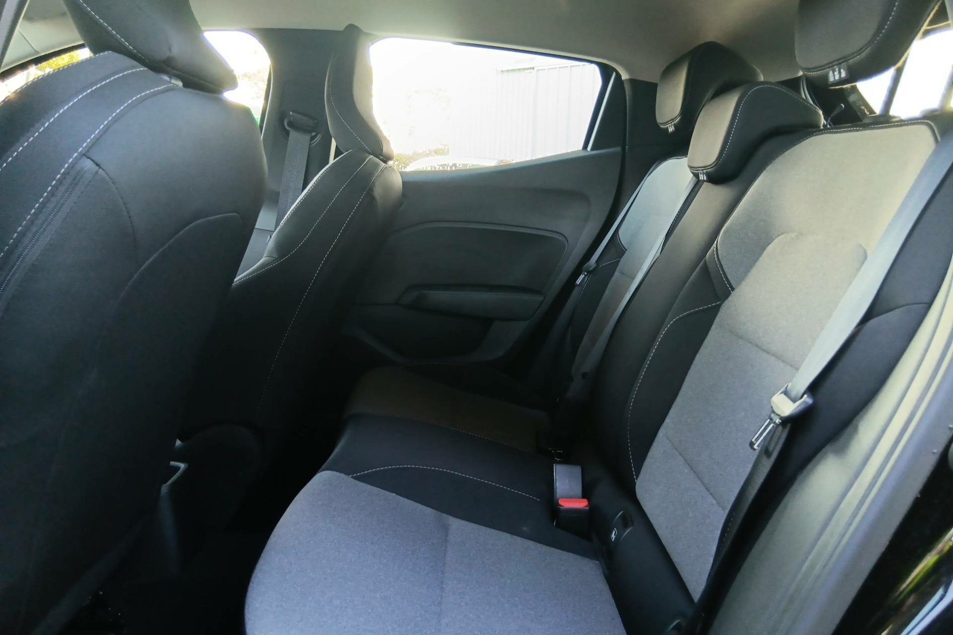 Vente en ligne Renault Clio 5 Clio Blue dCi 100 ch GSR2 au prix de 17 790 €