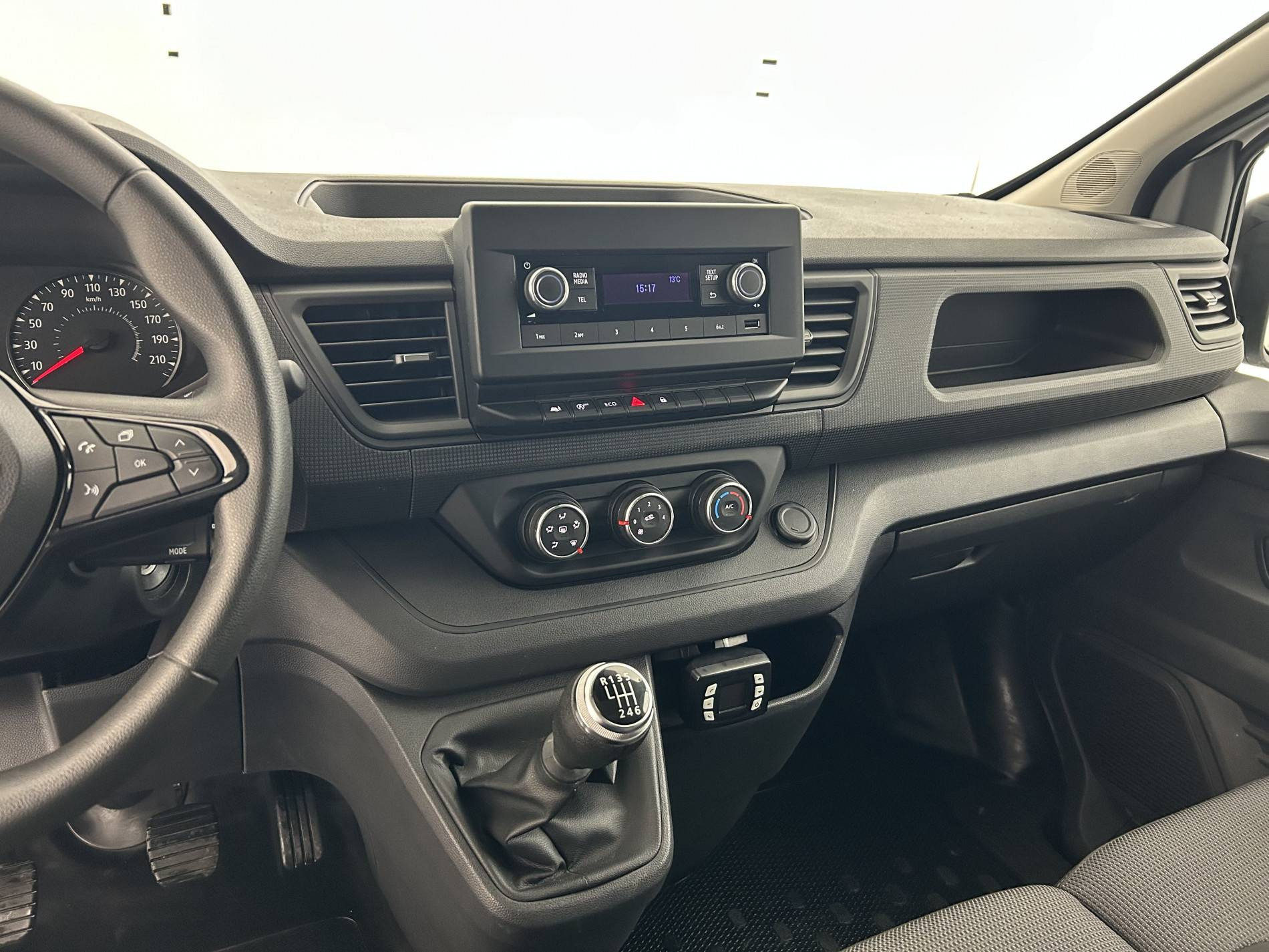 Vente en ligne Renault Trafic 3 Fourgon TRAFIC FGN L1H1 3000 KG BLUE DCI 130 au prix de 23 990 €