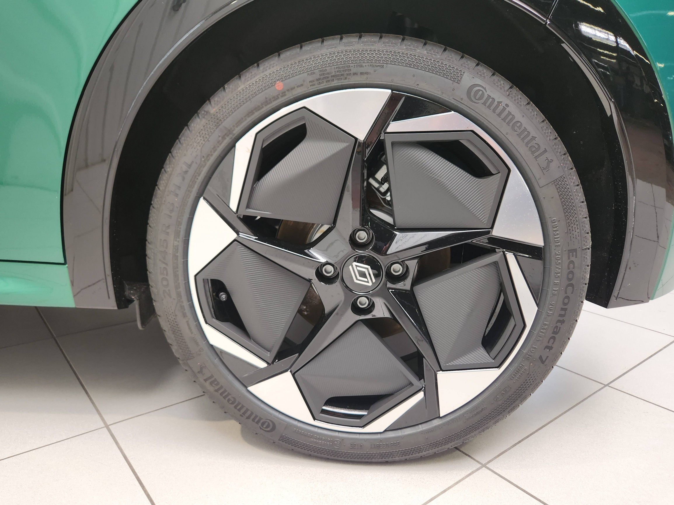 Vente en ligne Renault Clio 6 Clio E-Tech full hybrid 160 ch au prix de 26 190 €