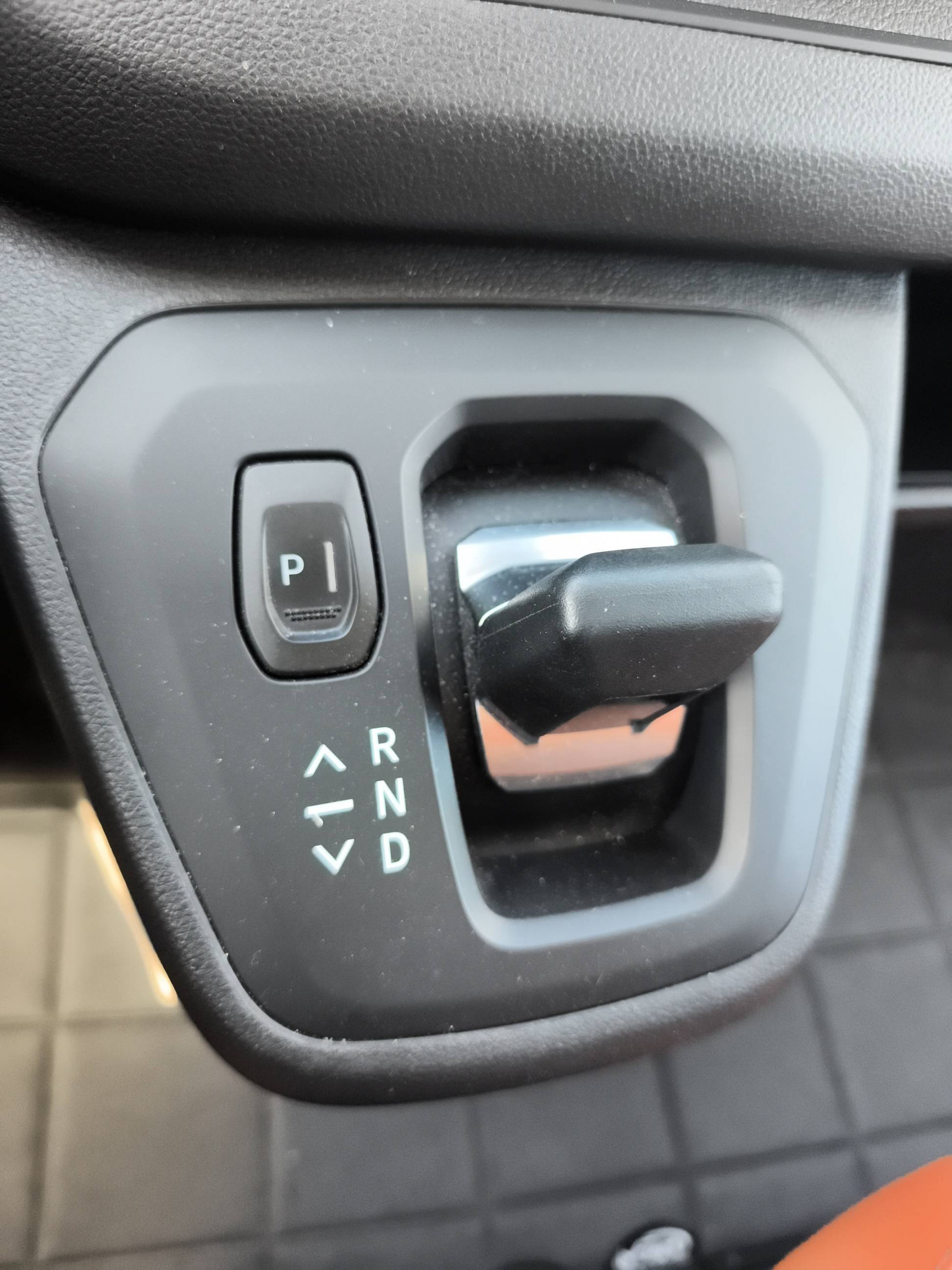 Vente en ligne Renault Trafic 3 Fourgon TRAFIC FG BLUE DCI 170 L1H1 2T8 AUTO au prix de 34 490 €