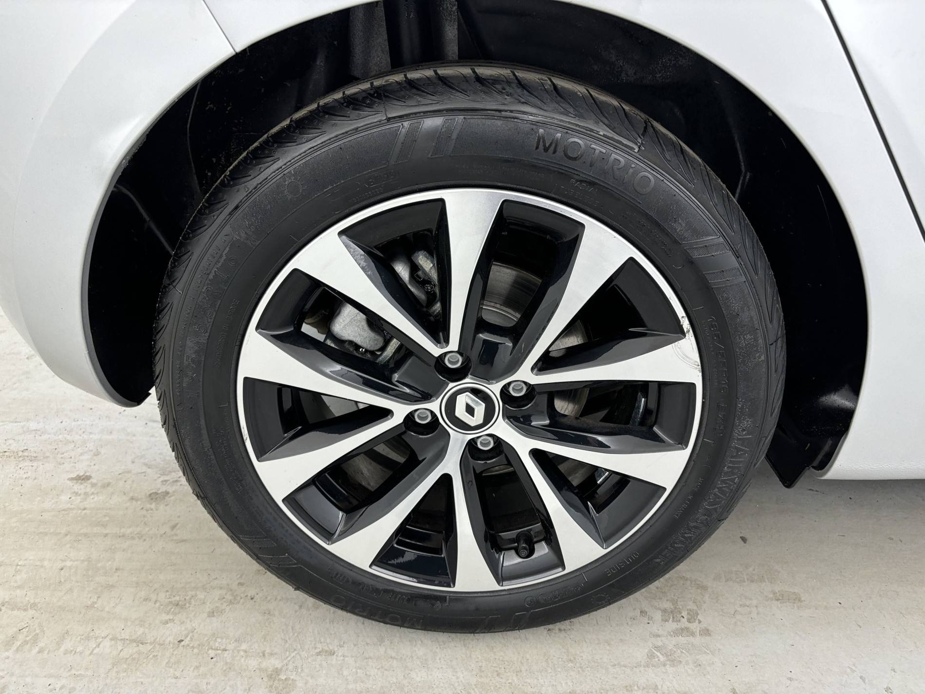 Vente en ligne Renault Clio 5 Clio E-Tech full hybrid 145 au prix de 18 890 €