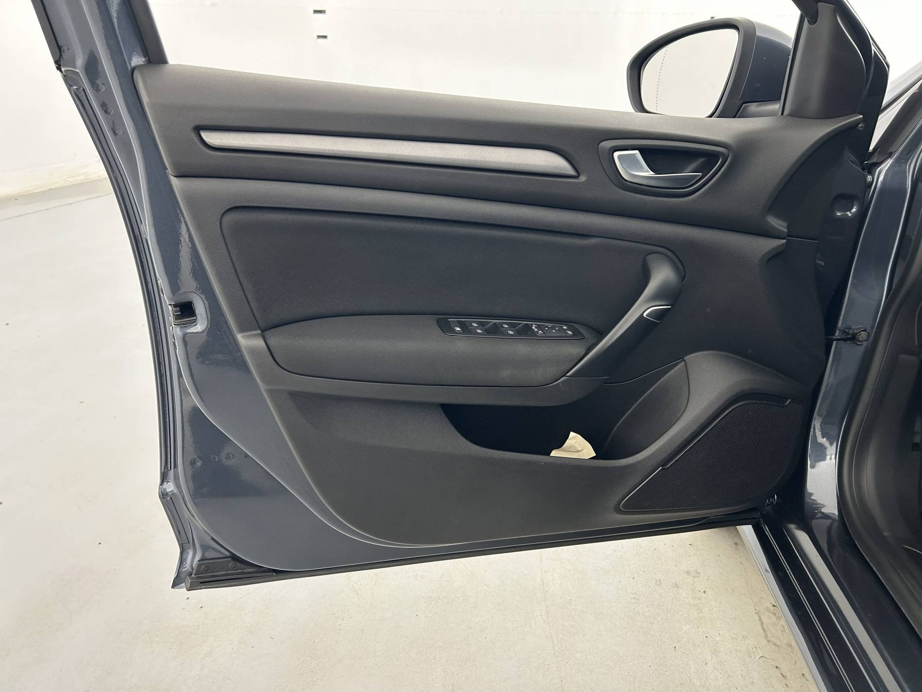 Vente en ligne Renault Megane 4 Mégane IV Berline Blue dCi 115 au prix de 14 890 €