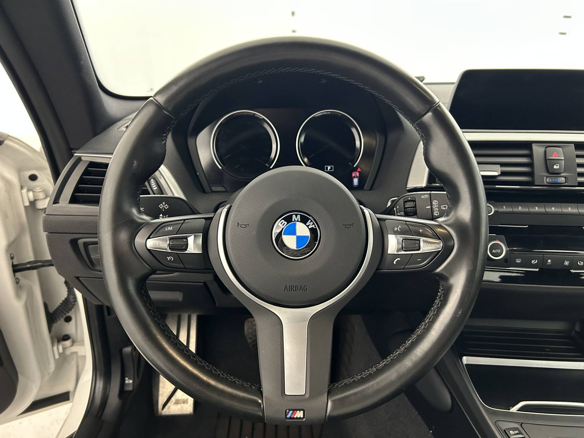 Vente en ligne Bmw Série 1 116d 116 ch BVA8 au prix de 18 990 €