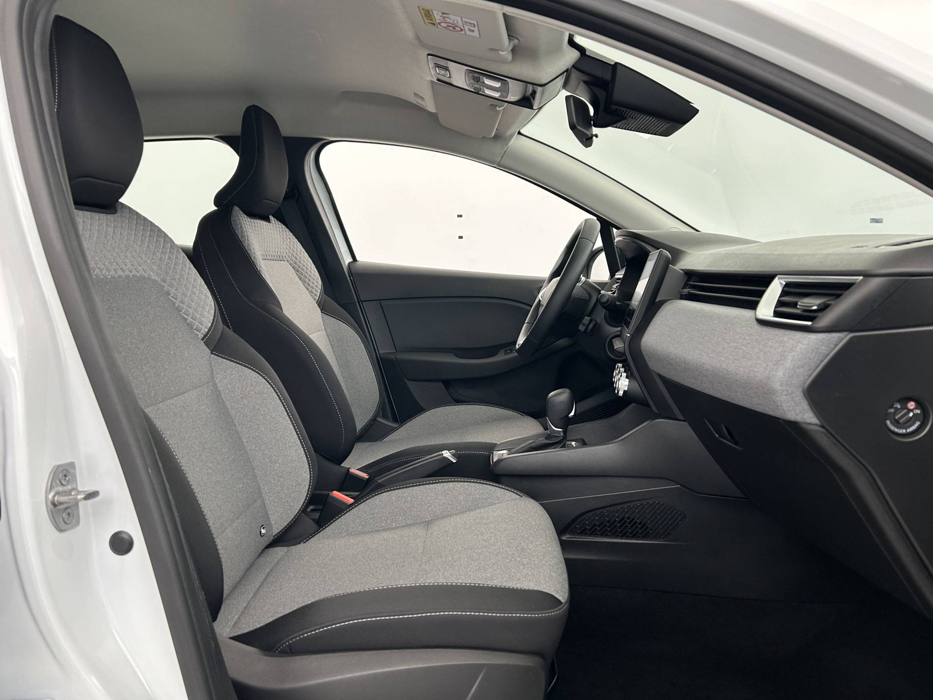 Vente en ligne Renault Clio 5 Clio E-Tech full hybrid 145 ch GSR2 au prix de 19 790 €