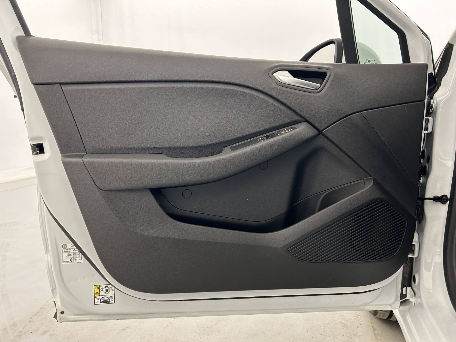 Vente en ligne Renault Clio 5 CLIO BLUE DCI 100 - 21N au prix de 9 990 €