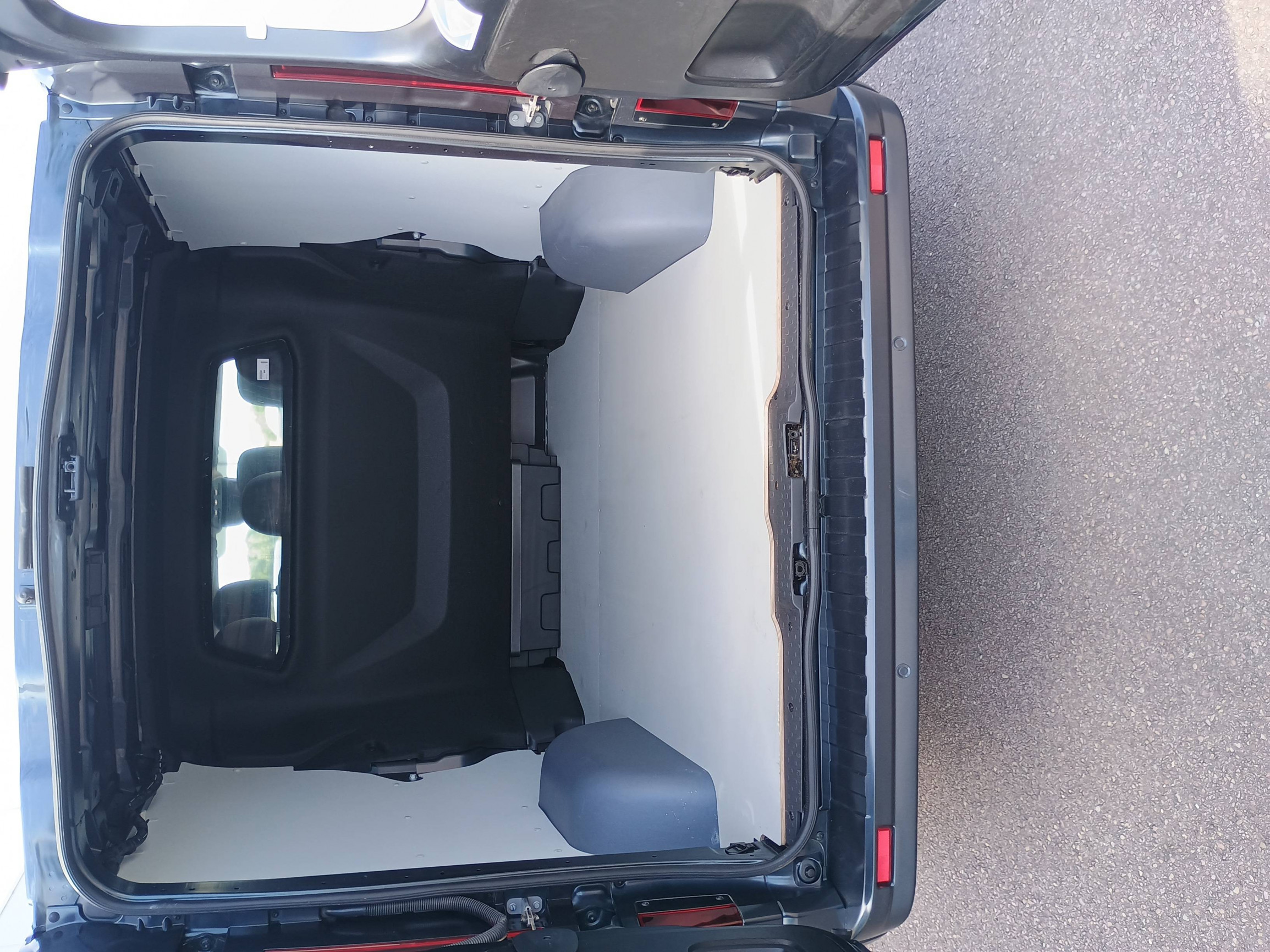 Vente en ligne Renault Trafic Cabine Approfondie TRAFIC CA L2H1 3T BLUE DCI 170 AUTO au prix de 37 991 €