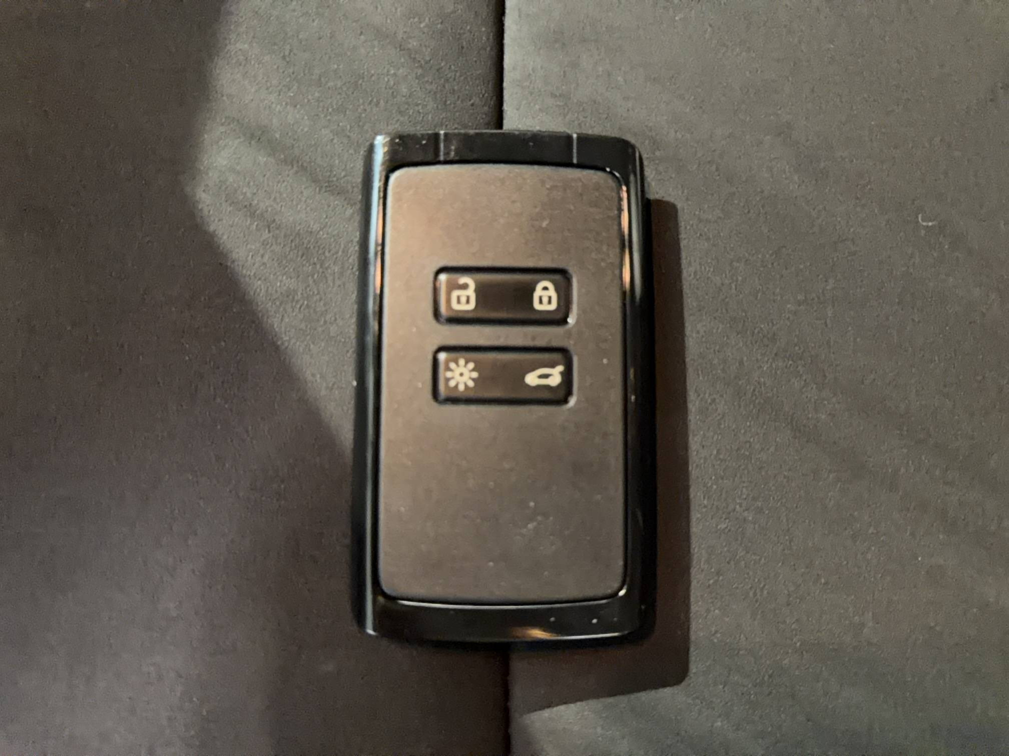 Vente en ligne Dacia Duster  Hybrid 140 au prix de 28 990 €