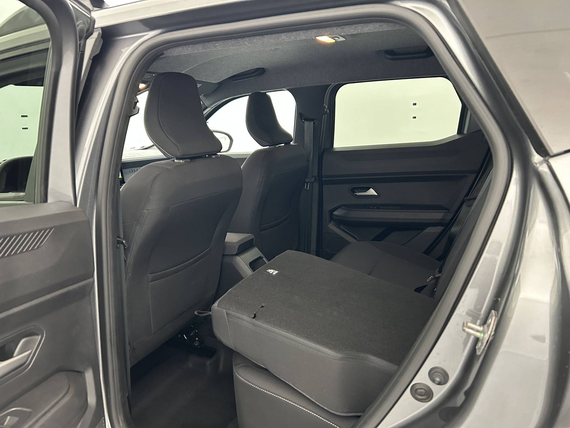 Vente en ligne Dacia Duster  Hybrid 140 au prix de 25 990 €