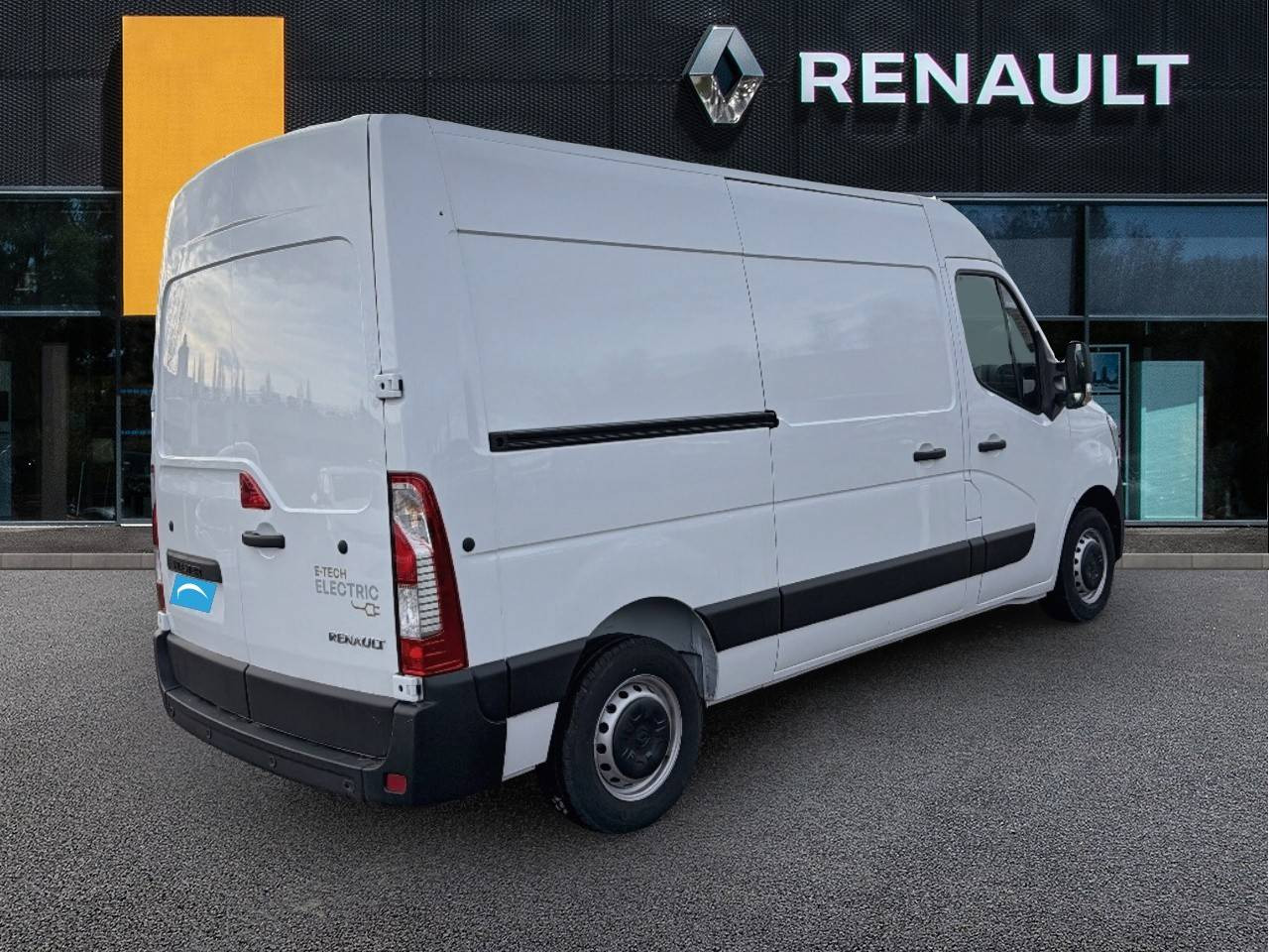 Vente en ligne Renault Master E-Tech MASTER ELECTRIQUE FGN L2H2 F3500 EV52 au prix de 27 990 €