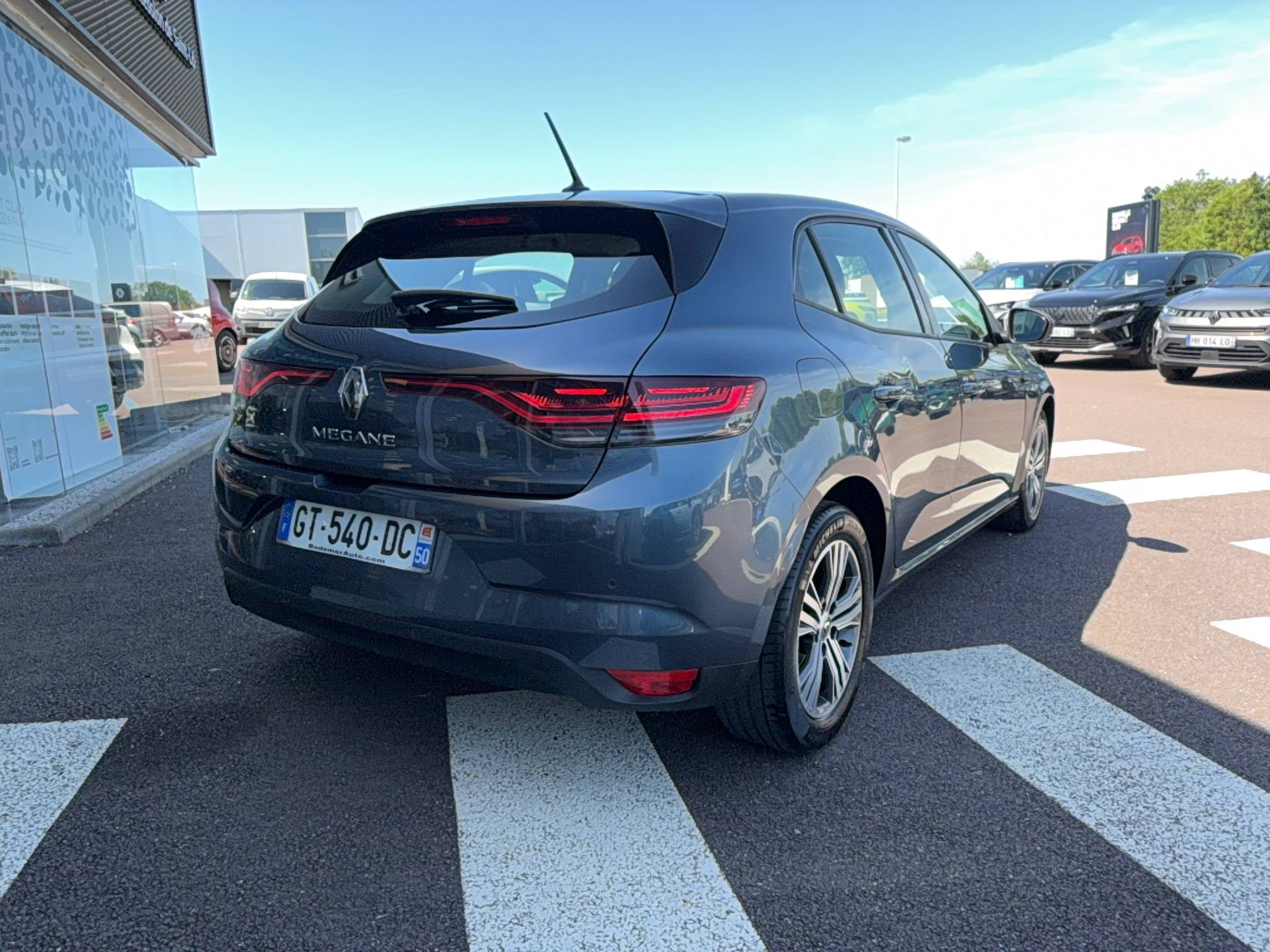 Vente en ligne Renault Megane 4  Blue dCi 115 au prix de 16 980 €